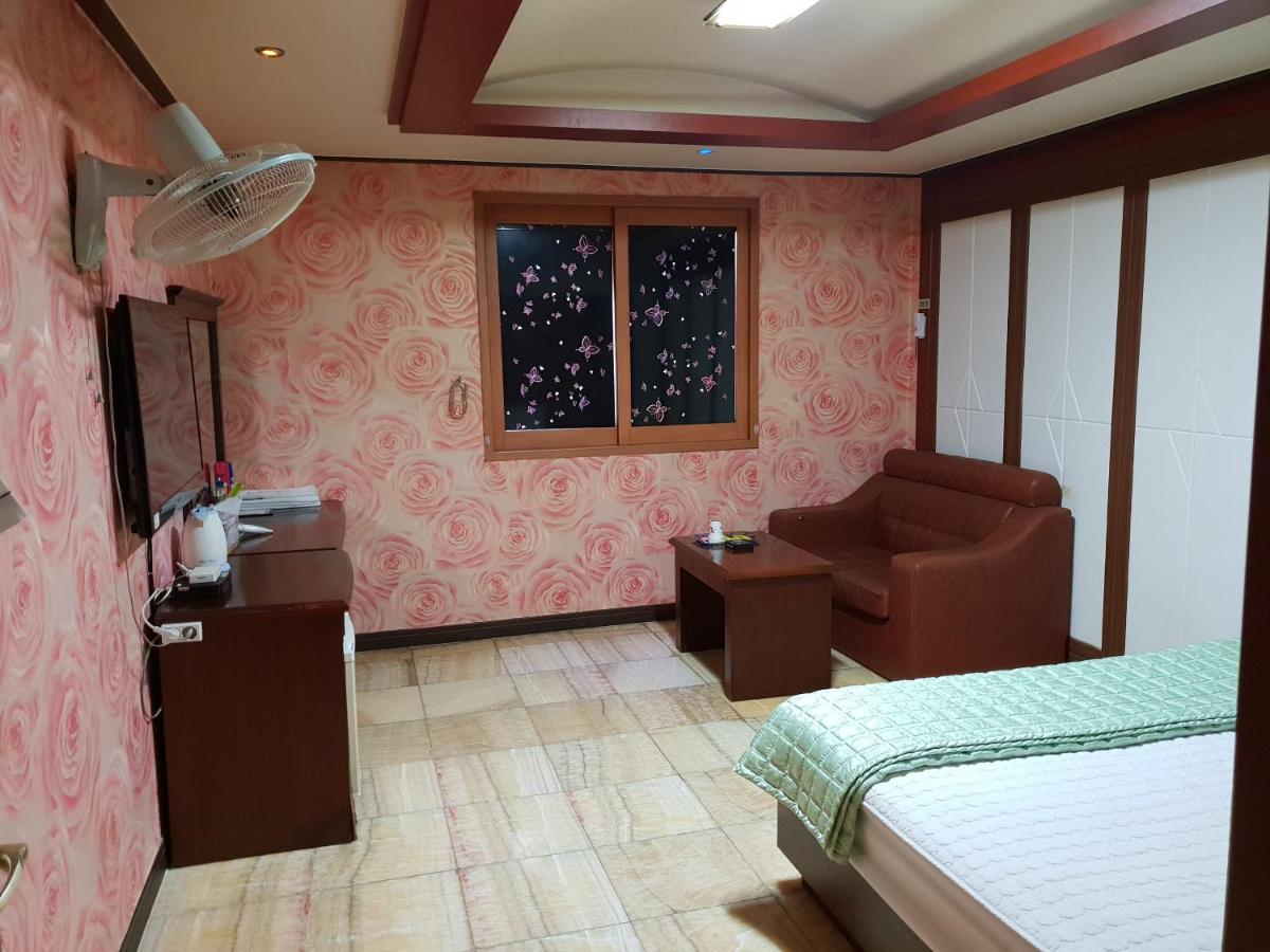 Plus Motel