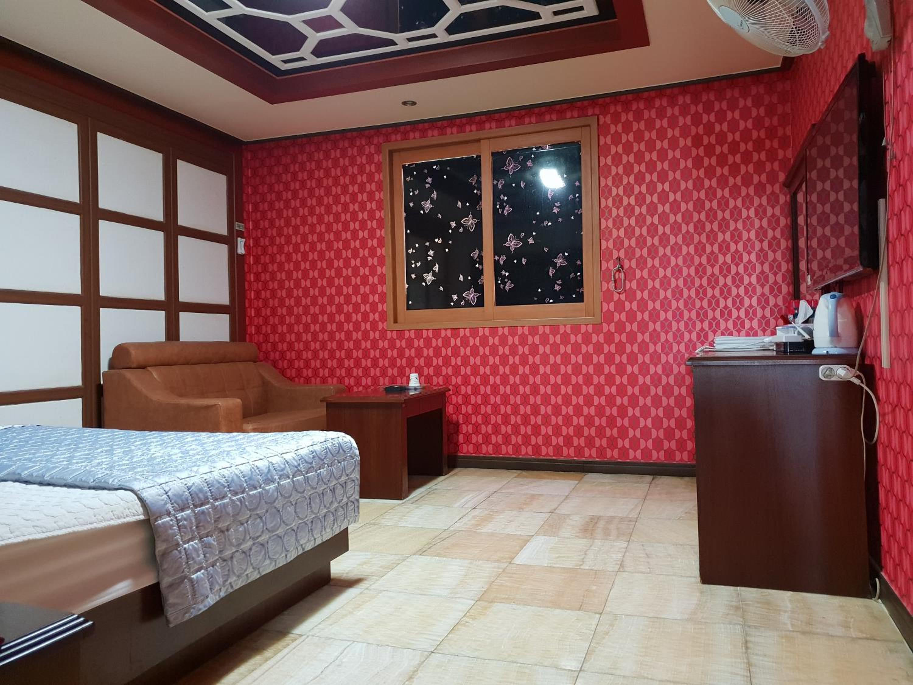 Plus Motel