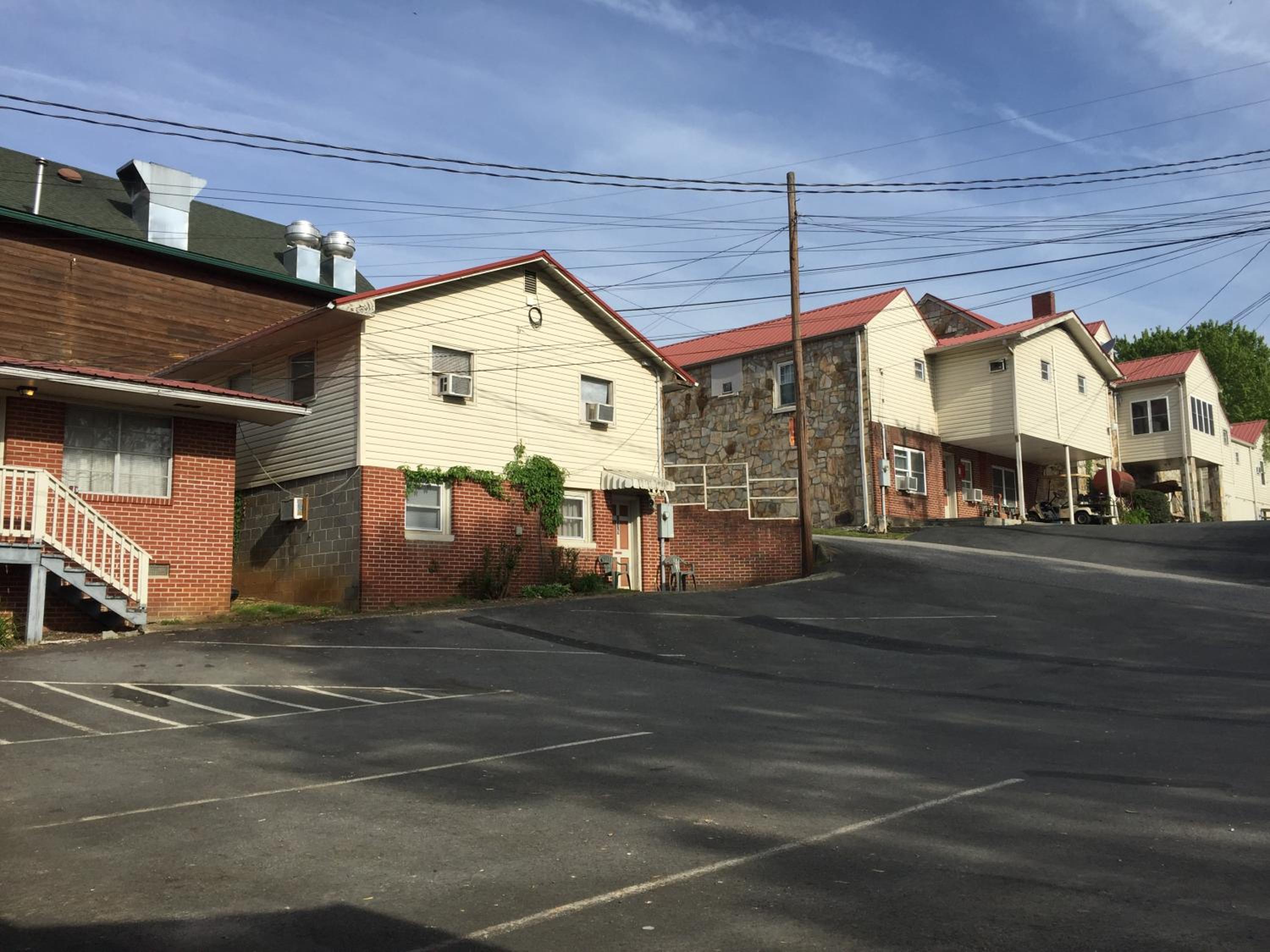 Phillips Historic Motel & Cottages