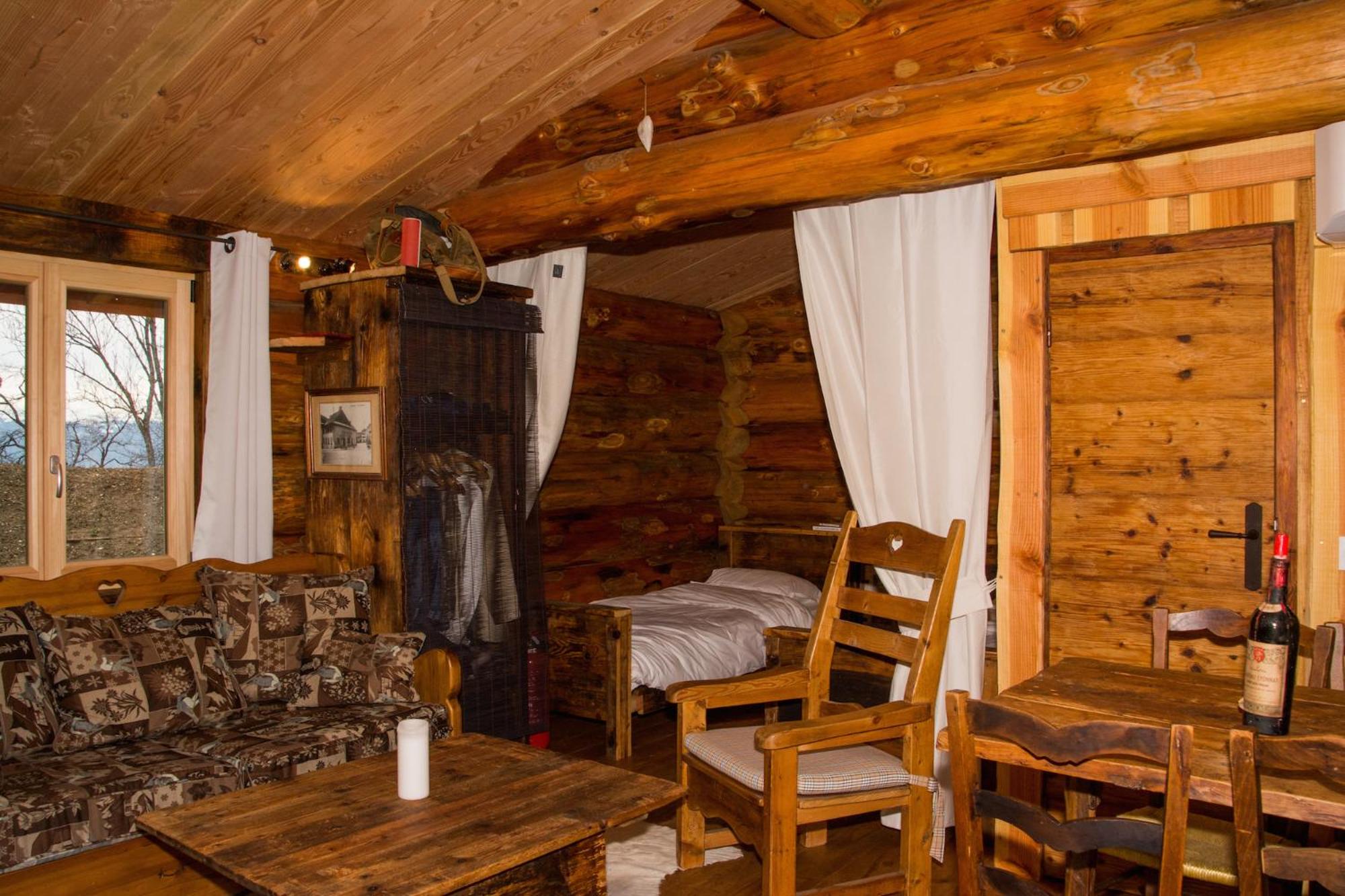 Les Cabanes Du Saleve
