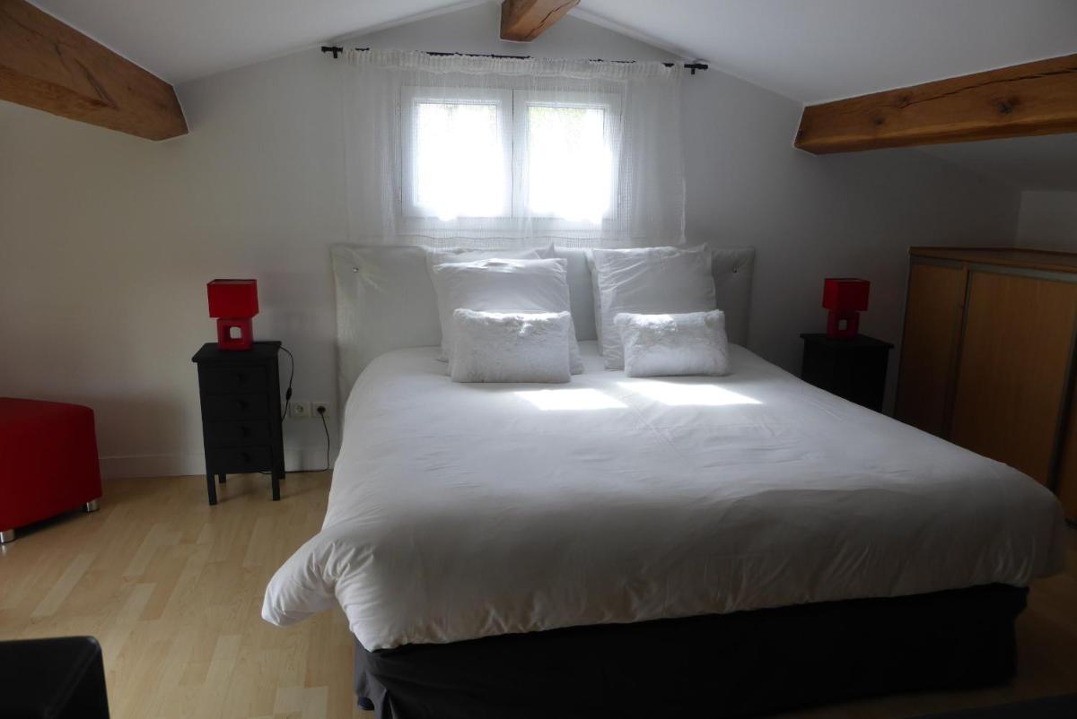 Une chambre à Neuilly Guest house