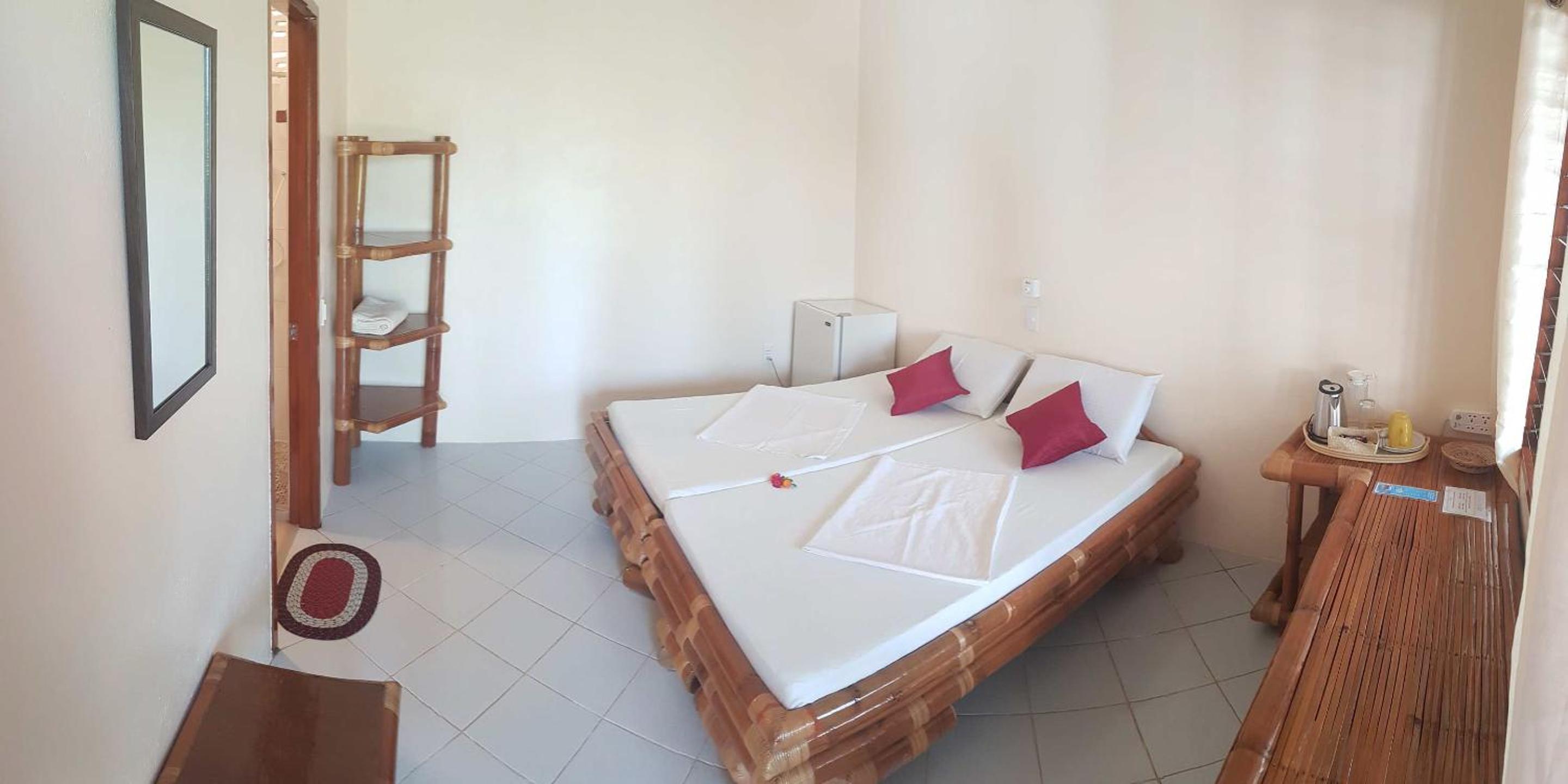Divers Lodge Moalboal view 5