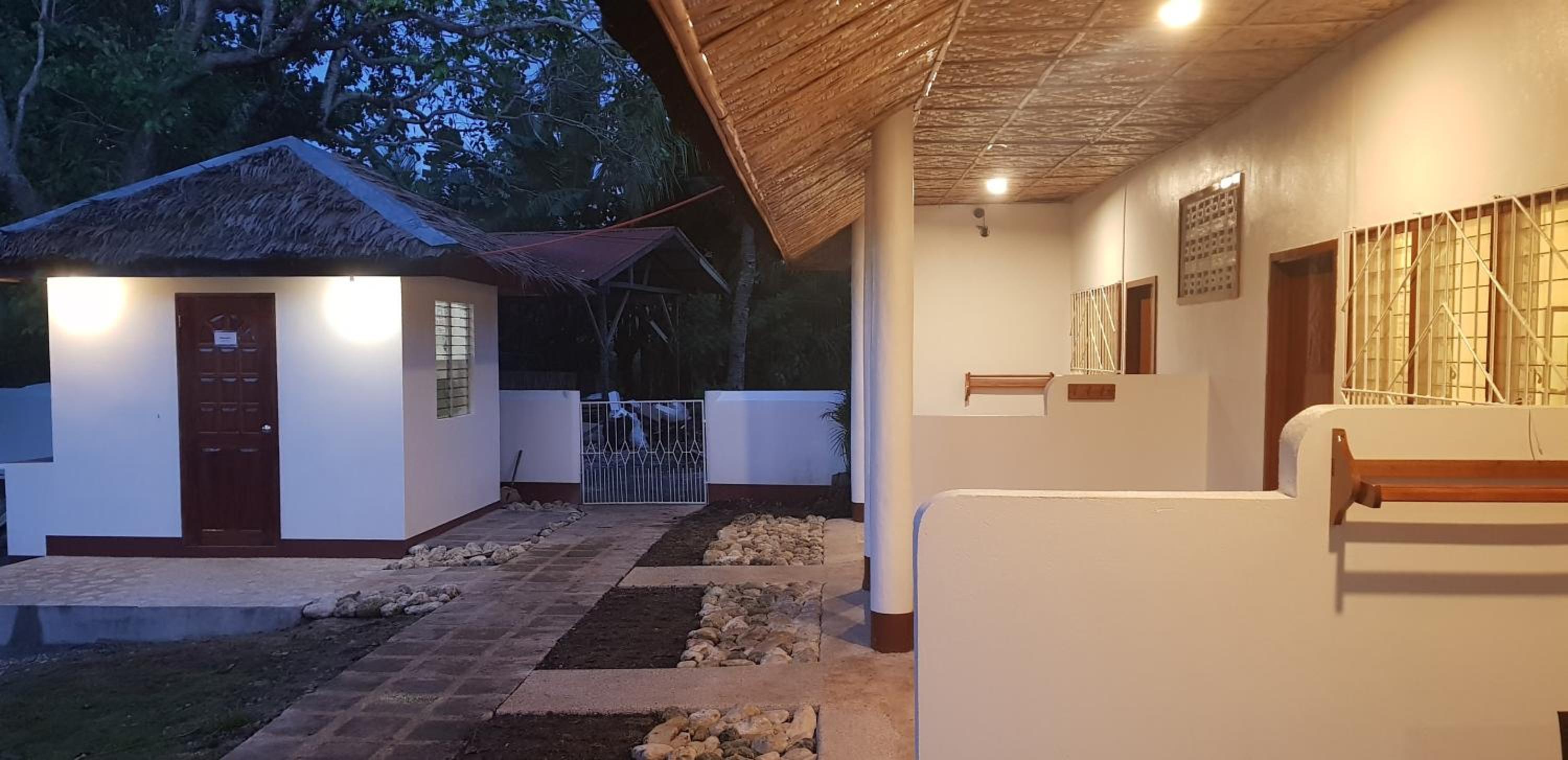 Divers Lodge Moalboal view 4