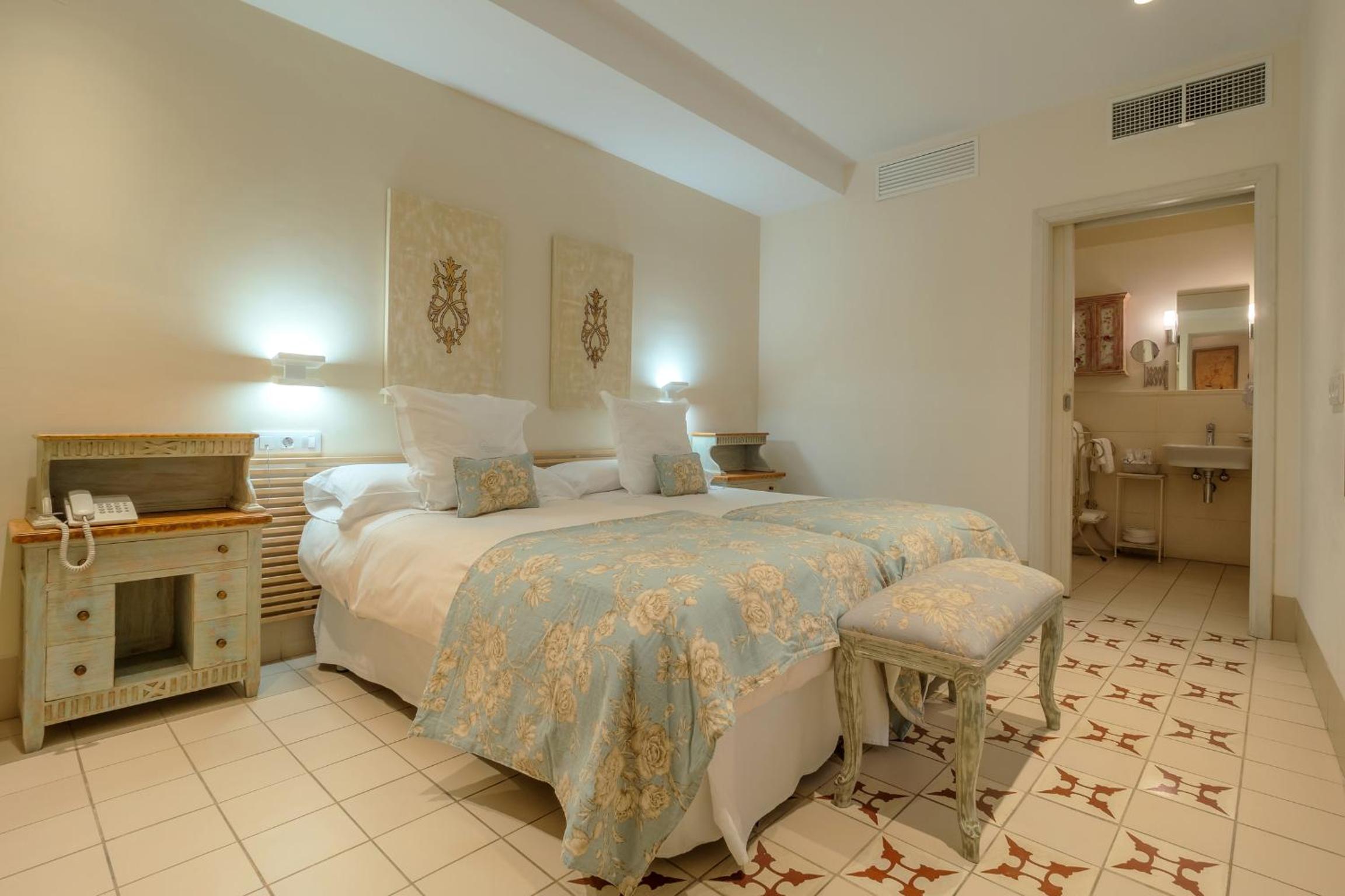 ApartaSuites Alberca Deluxe