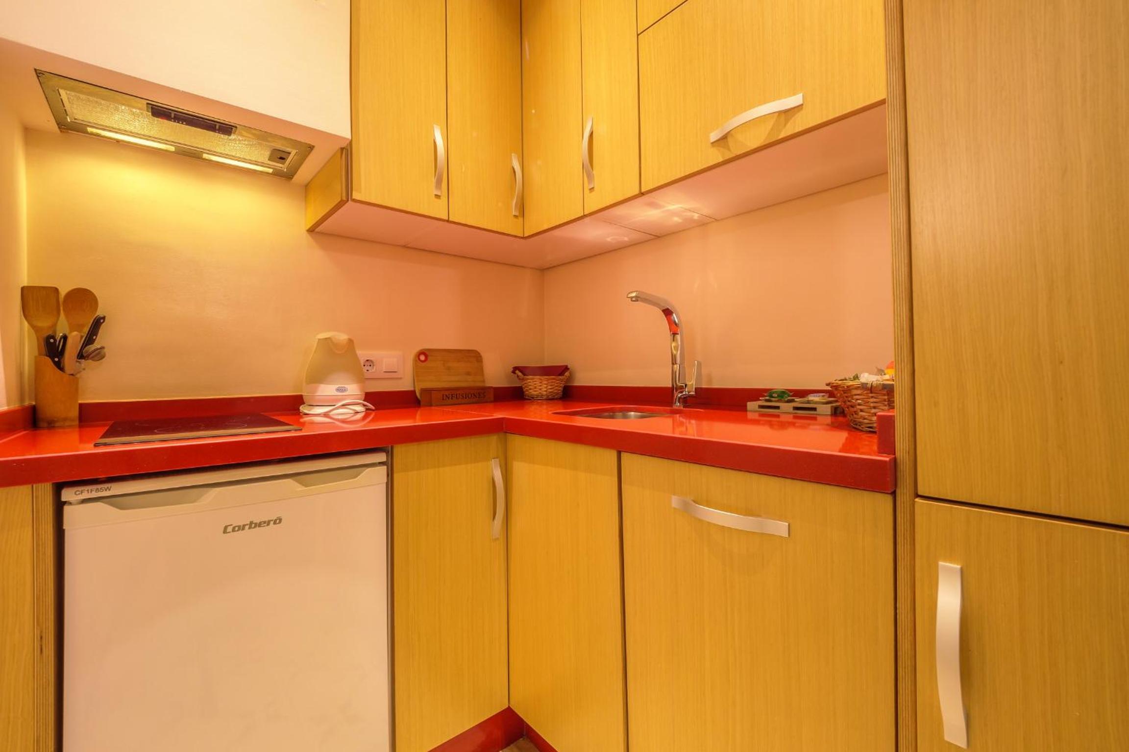 ApartaSuites Alberca Deluxe
