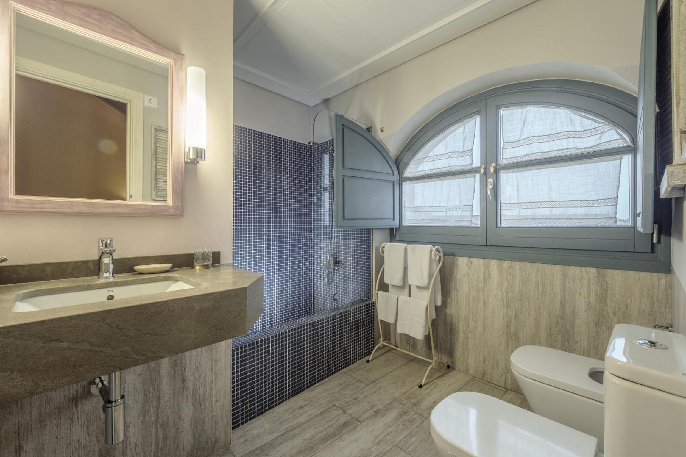 ApartaSuites Alberca Deluxe