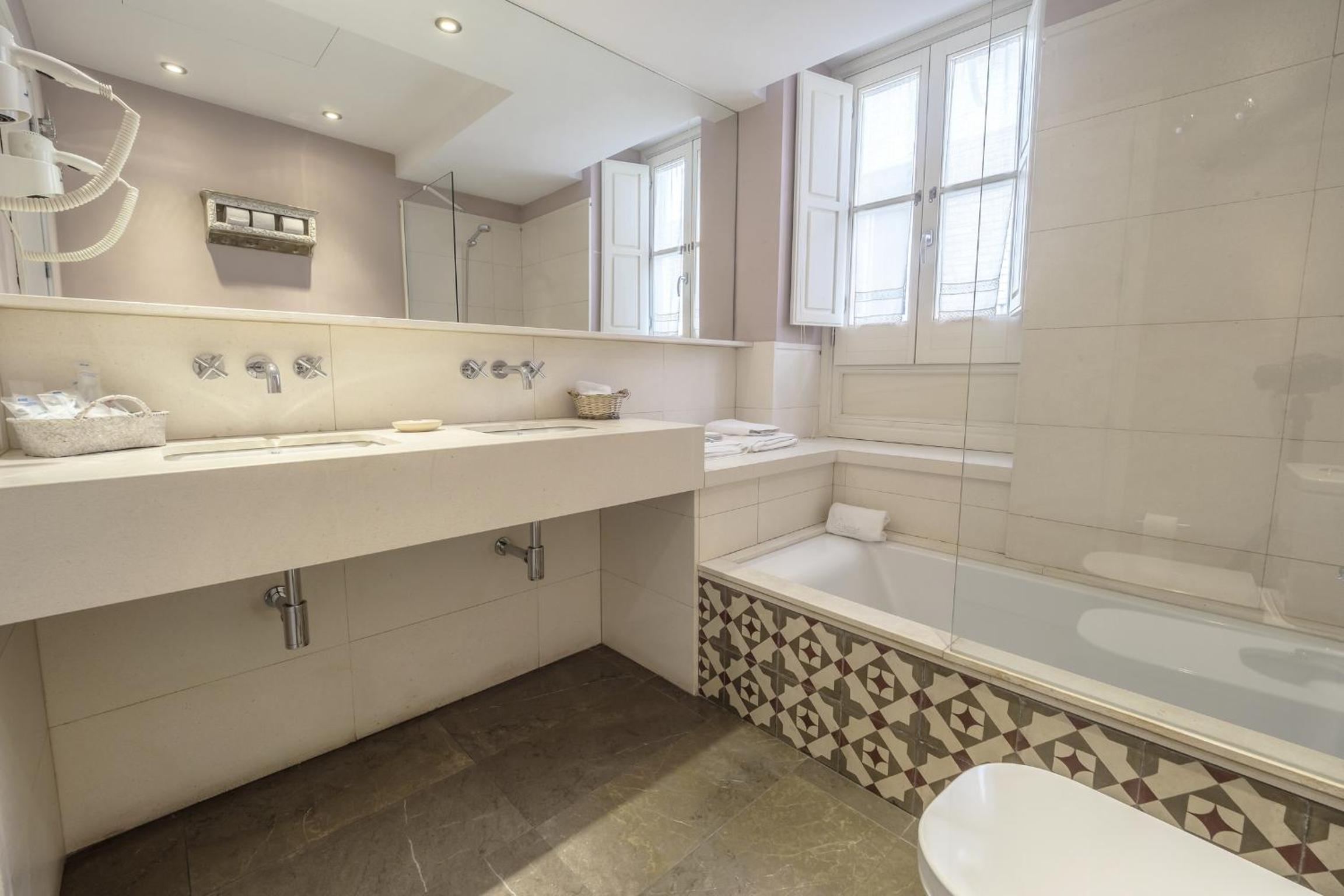 ApartaSuites Alberca Deluxe