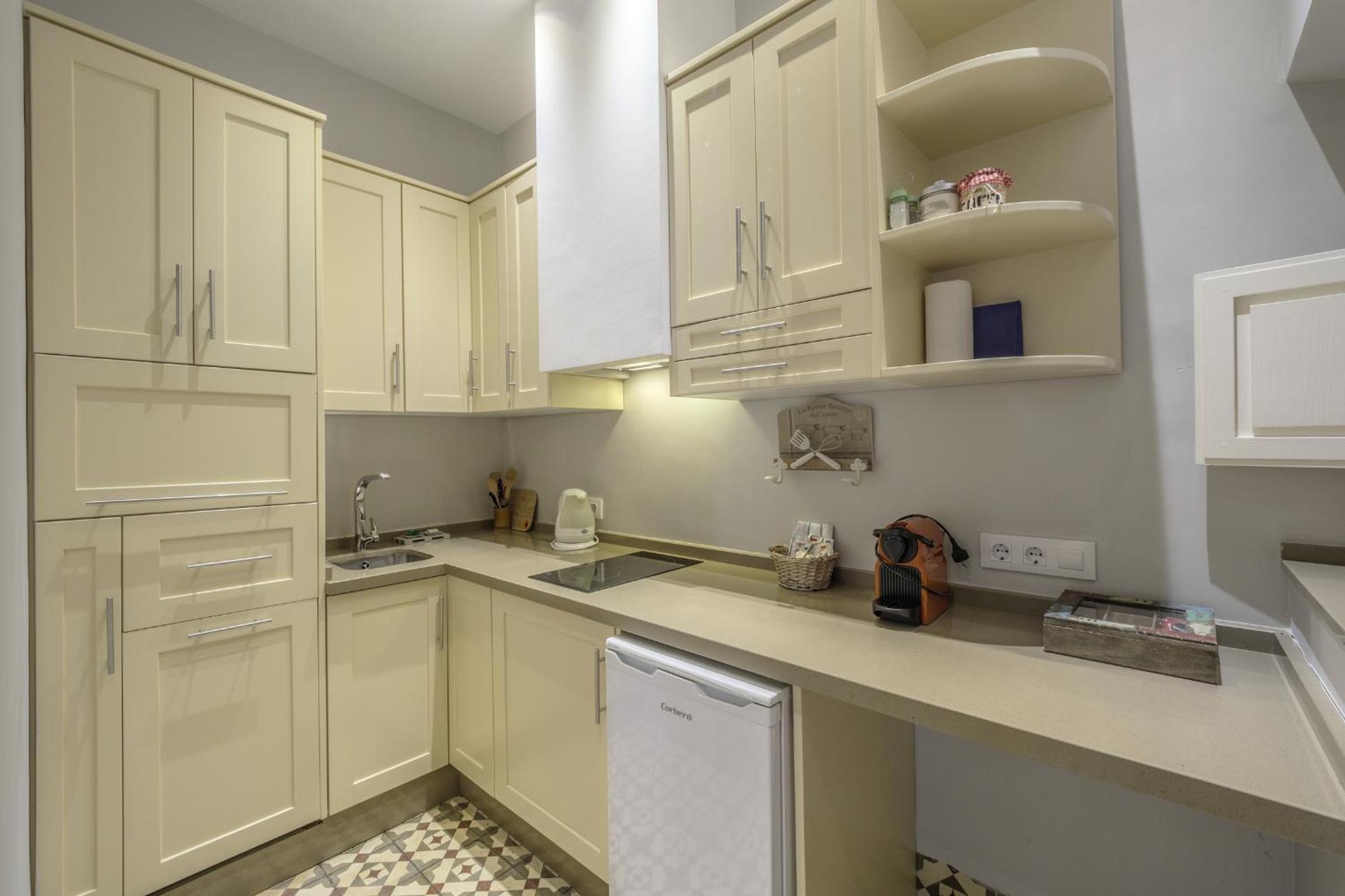 ApartaSuites Alberca Deluxe