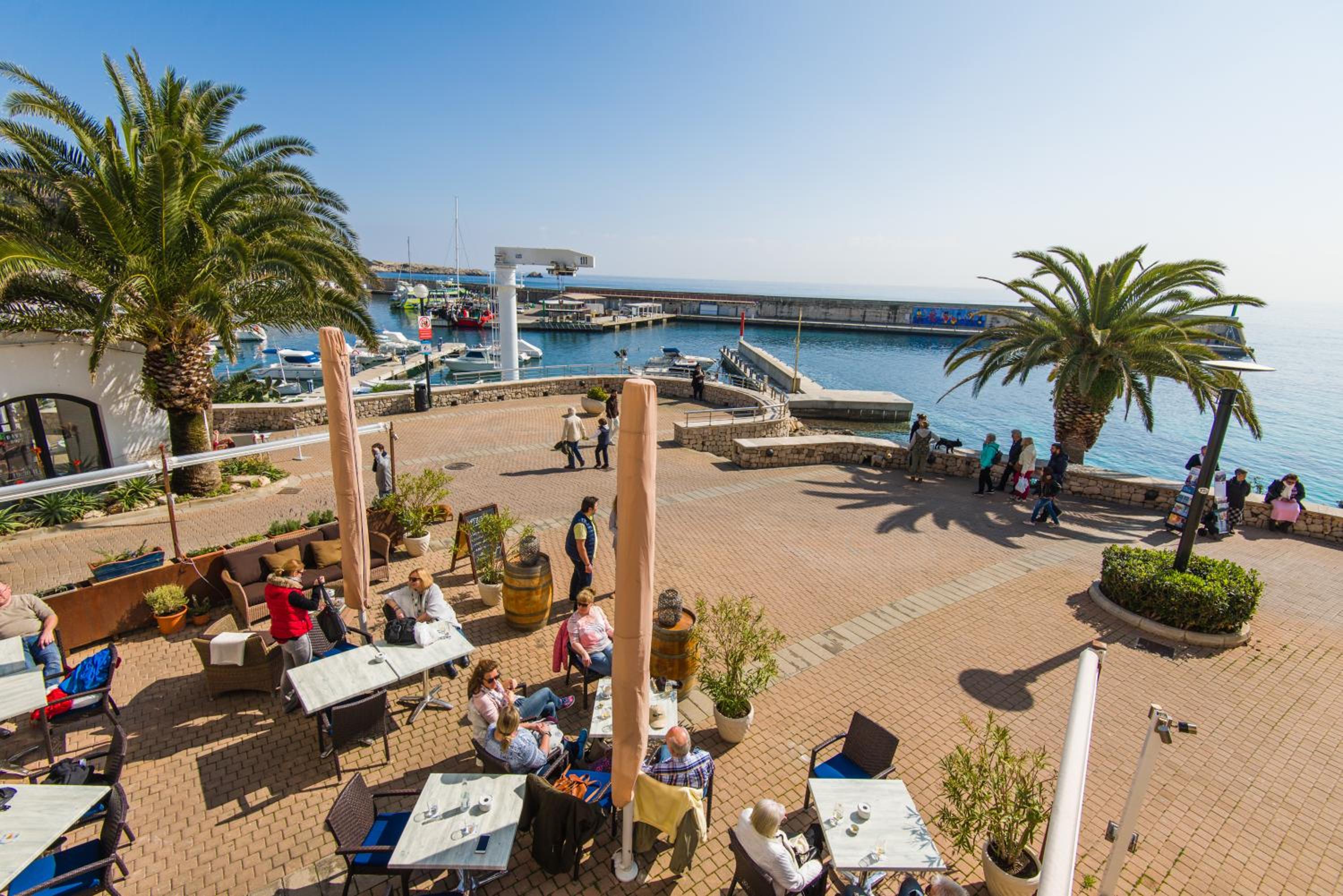 Hostal Port Corona