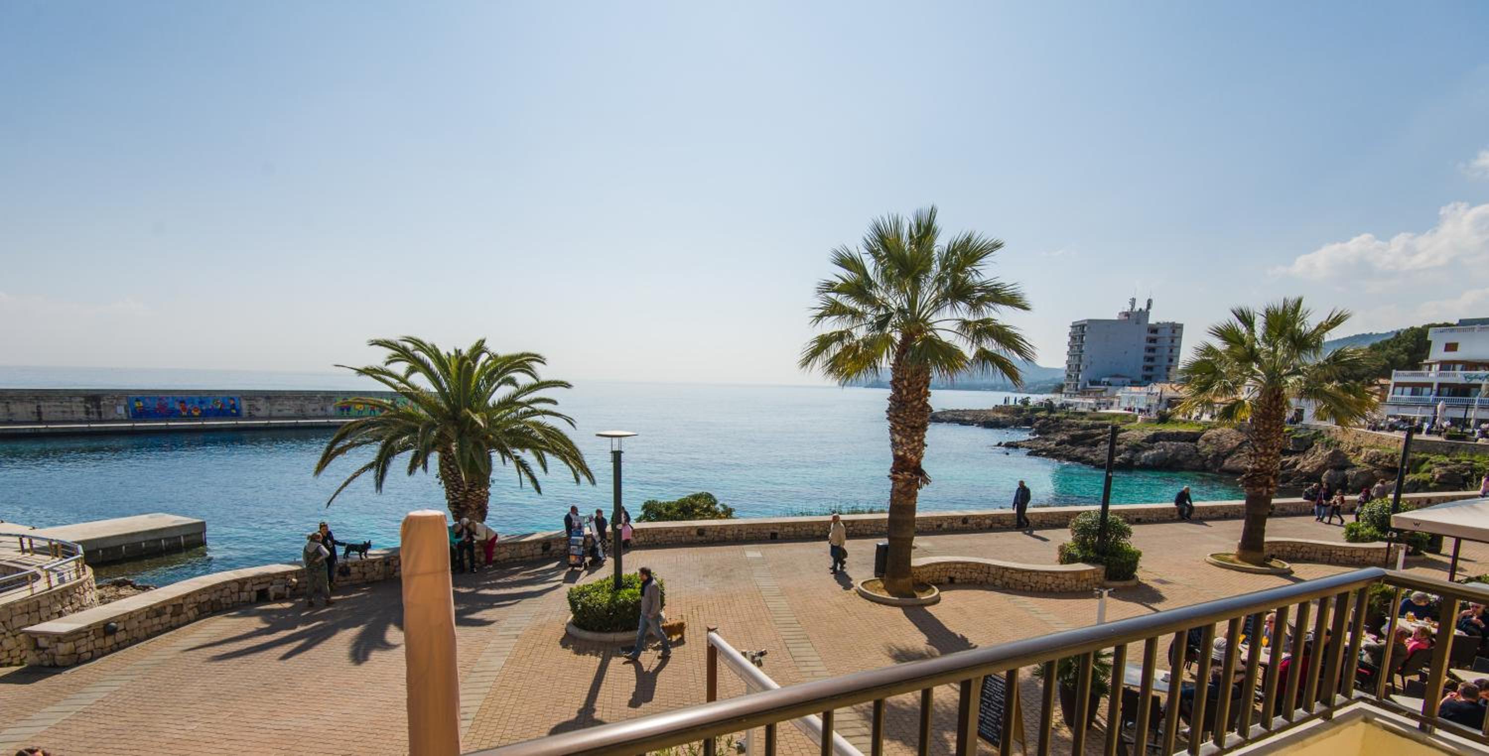 Hostal Port Corona