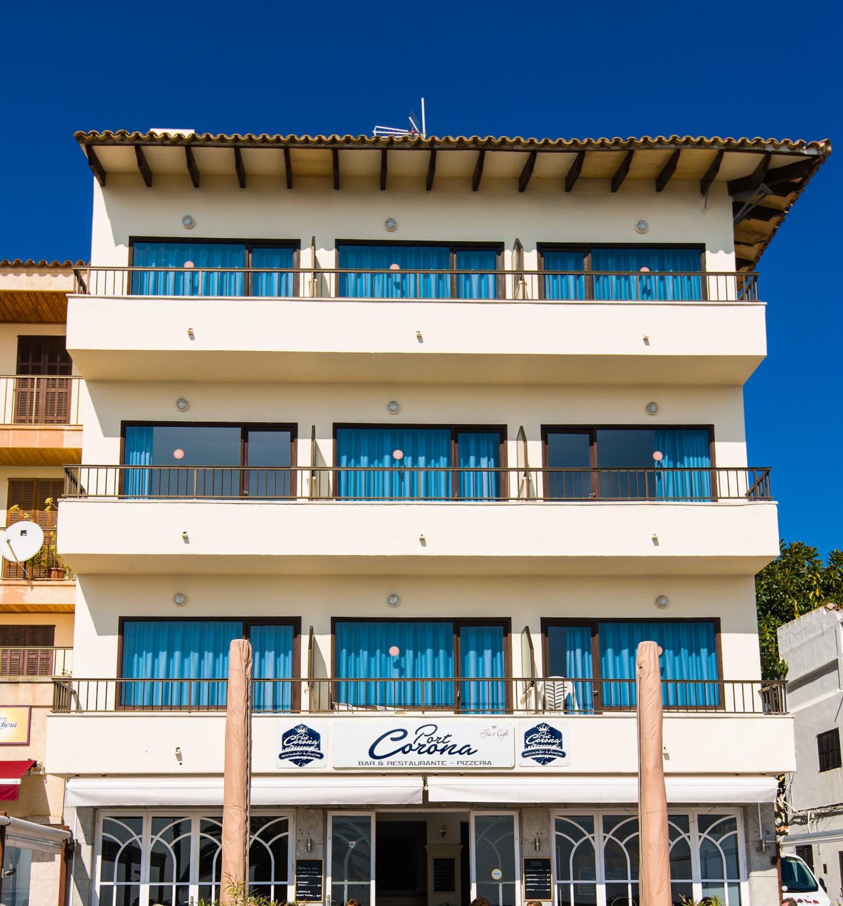 Hostal Port Corona