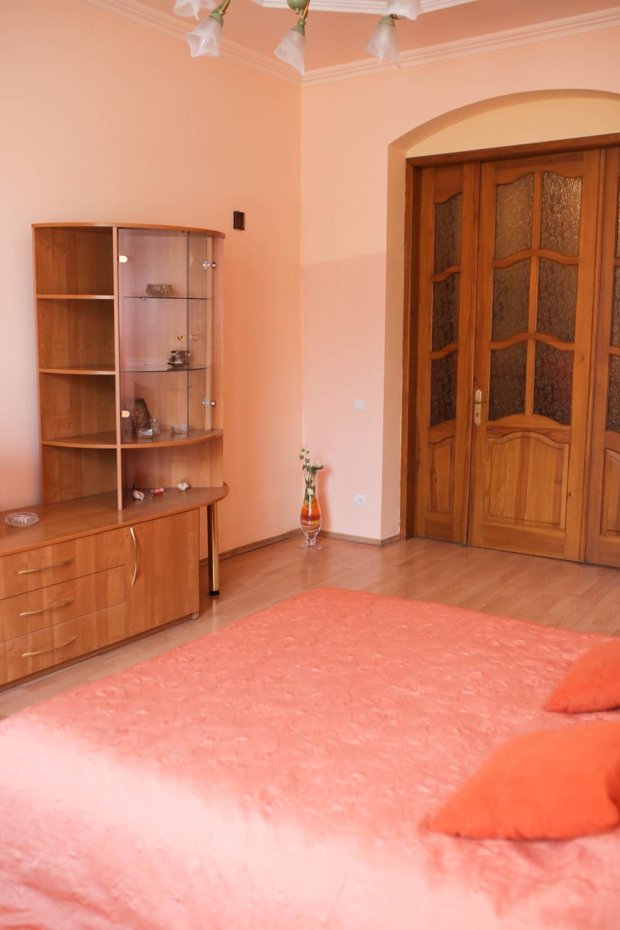 Apartment near St. Elizabeth Church view 4
