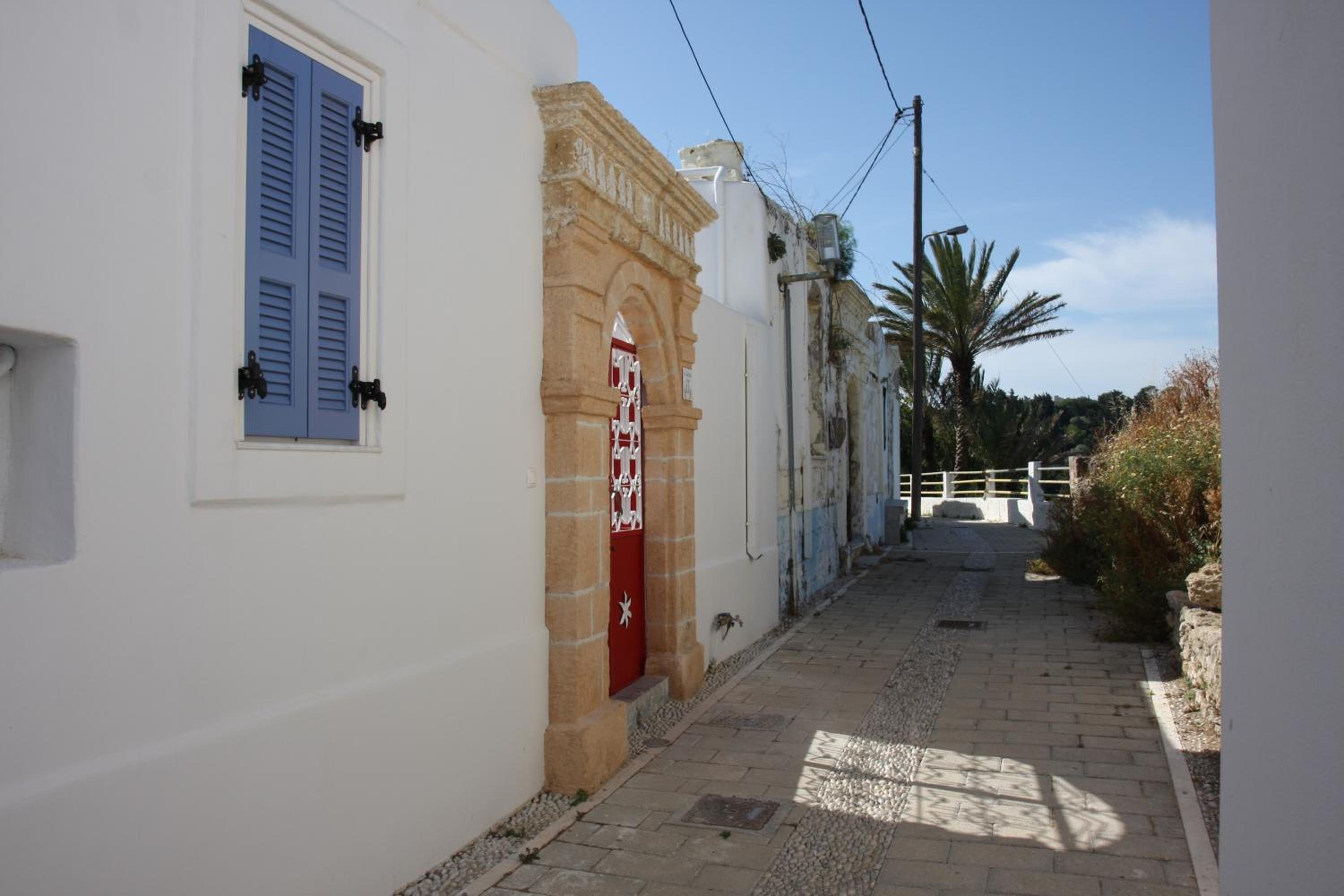 The red door in Koskinou