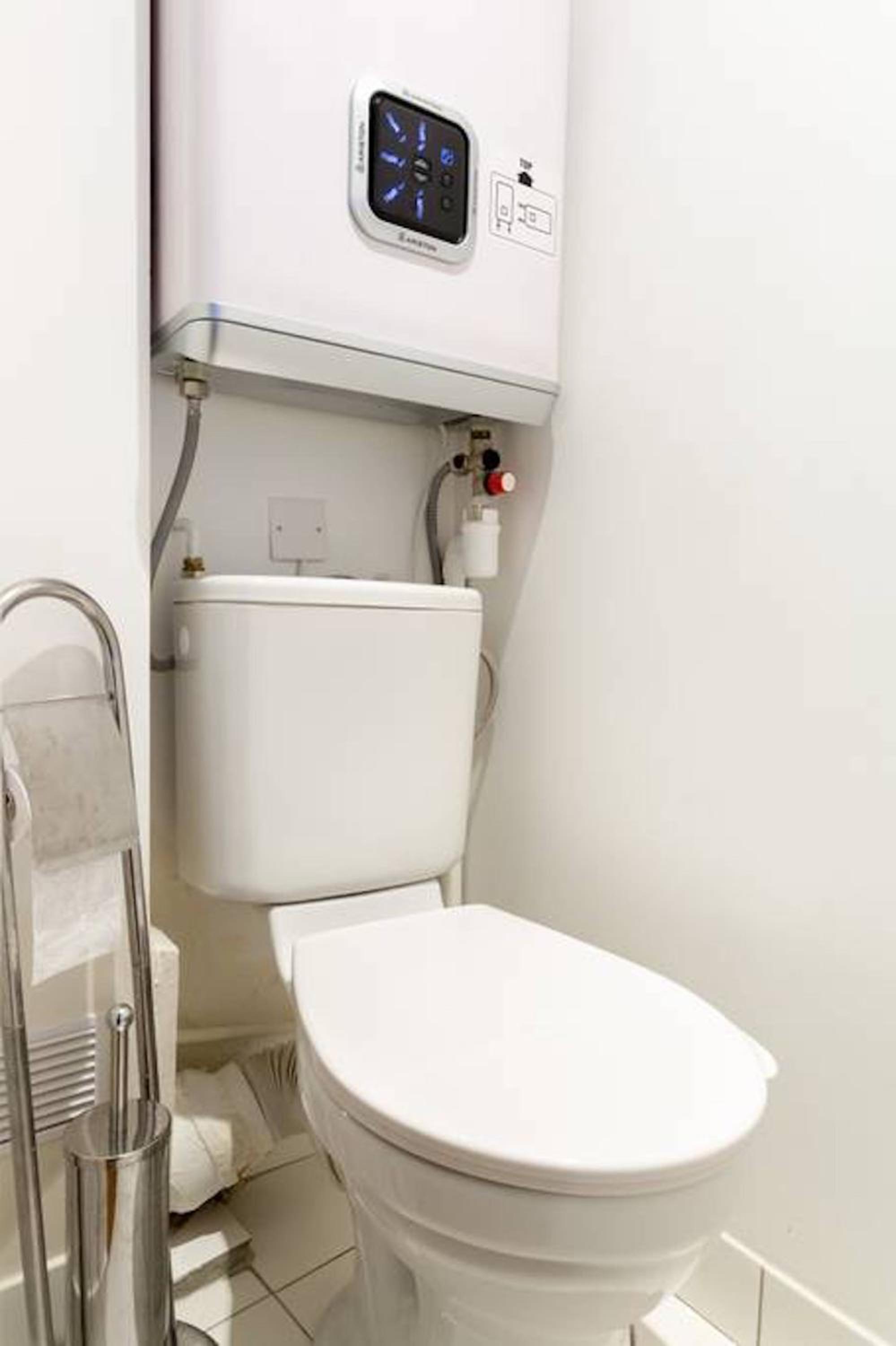 Historic Paris Apartment Steps from Notre Dame and Louvre - Limited Offer