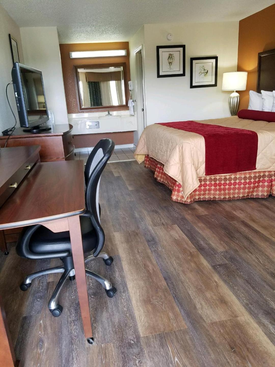 Royal Inn - Property Image 7