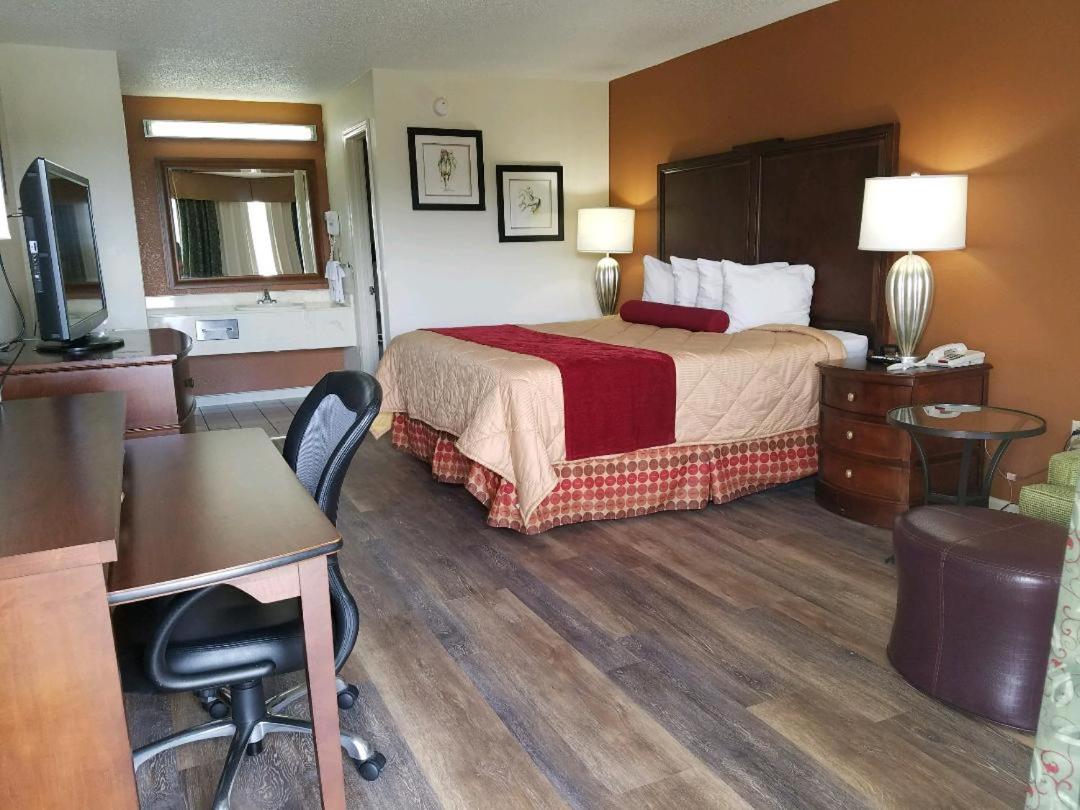 Royal Inn - Property Image 18