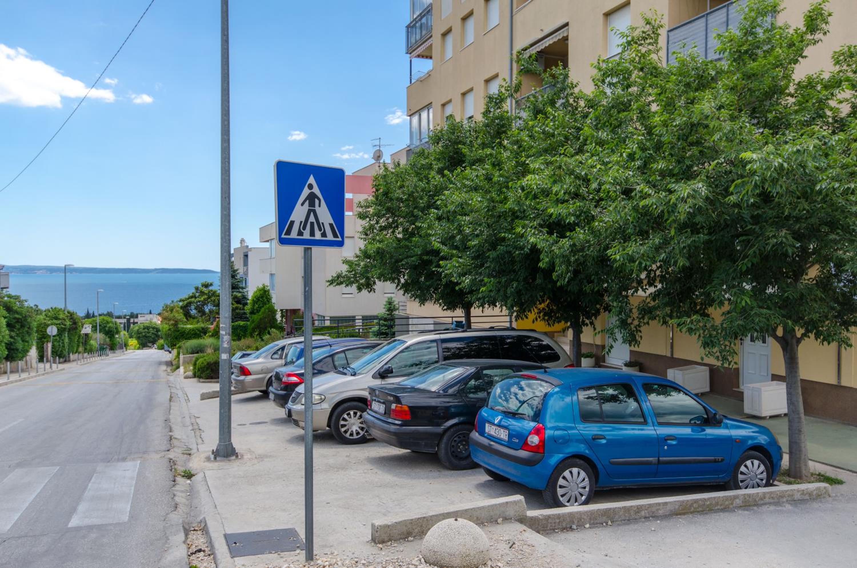Apartment Smile with secure private garage view 4