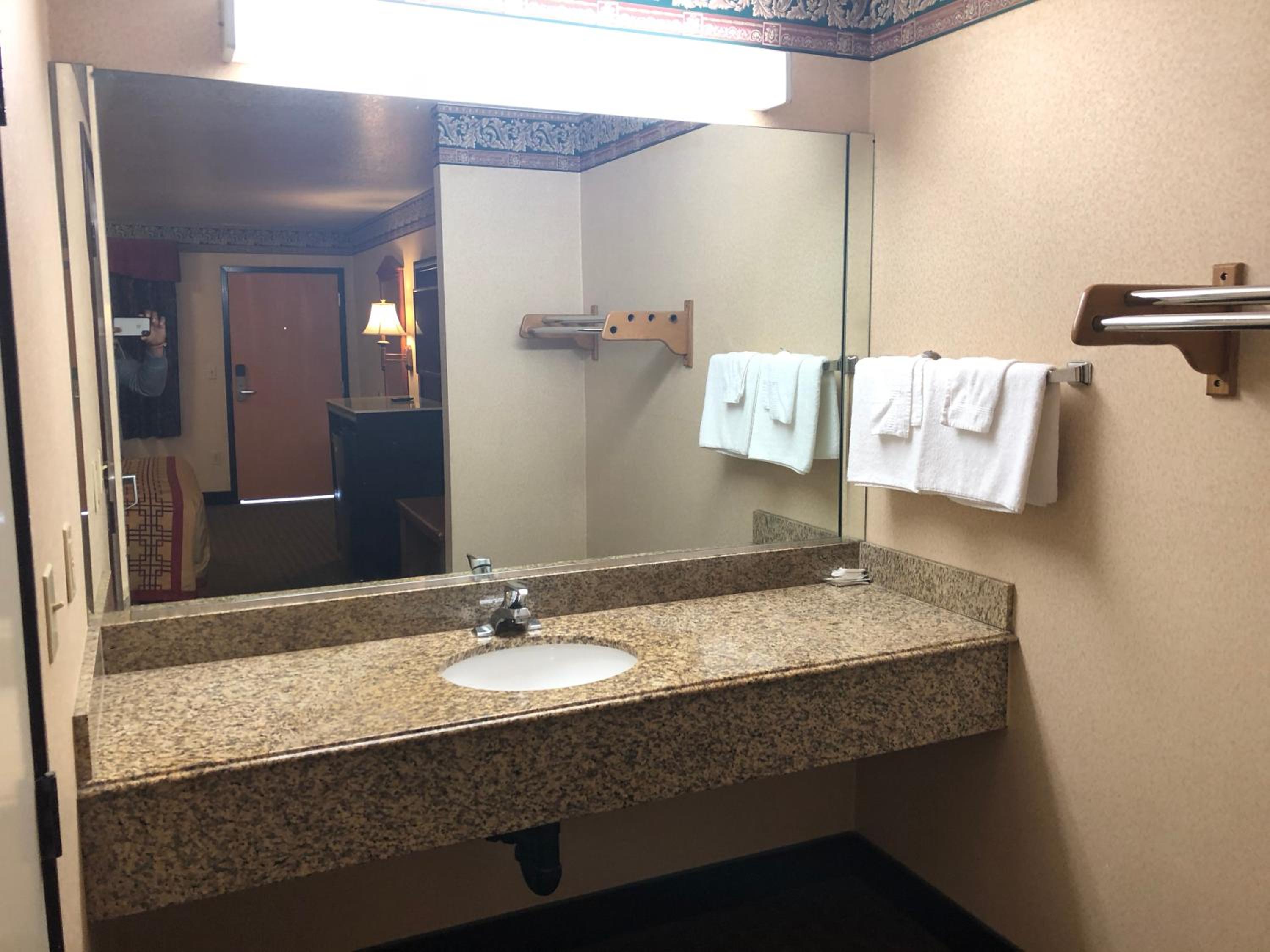 La Mirage Inn LAX Airport