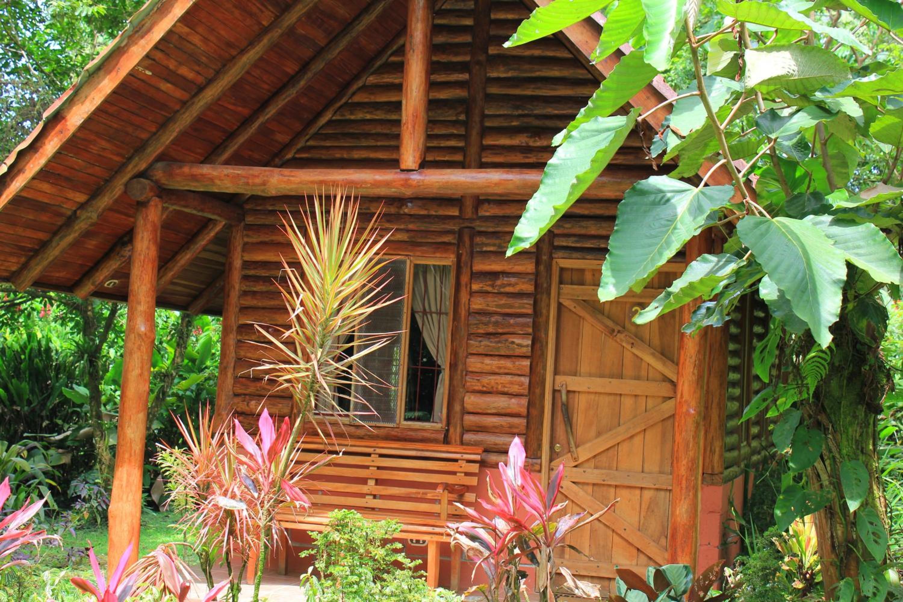 Arenal Oasis Eco Lodge & Wildlife Refuge