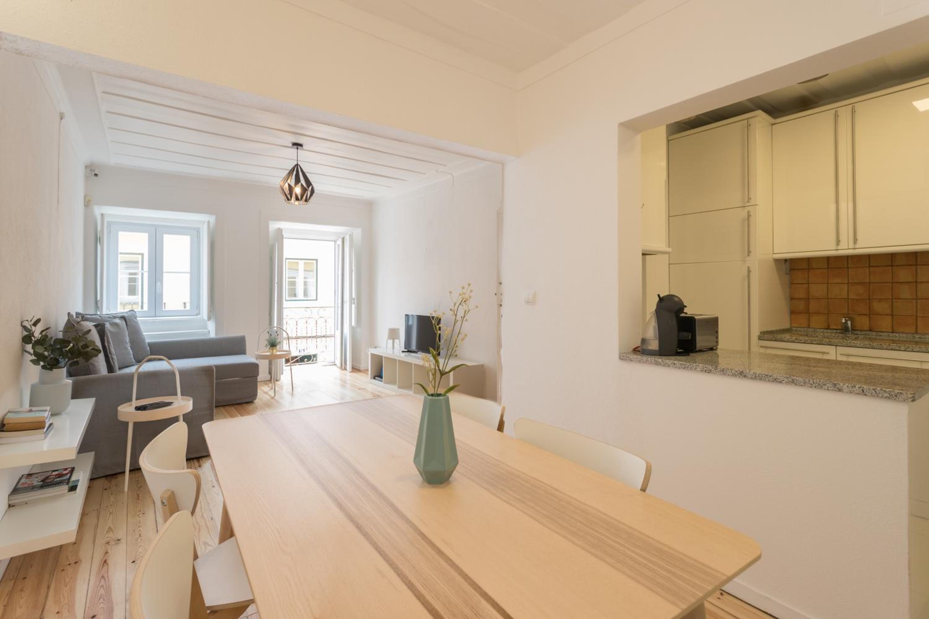 FLH Príncipe Real Bright Apartment view 5