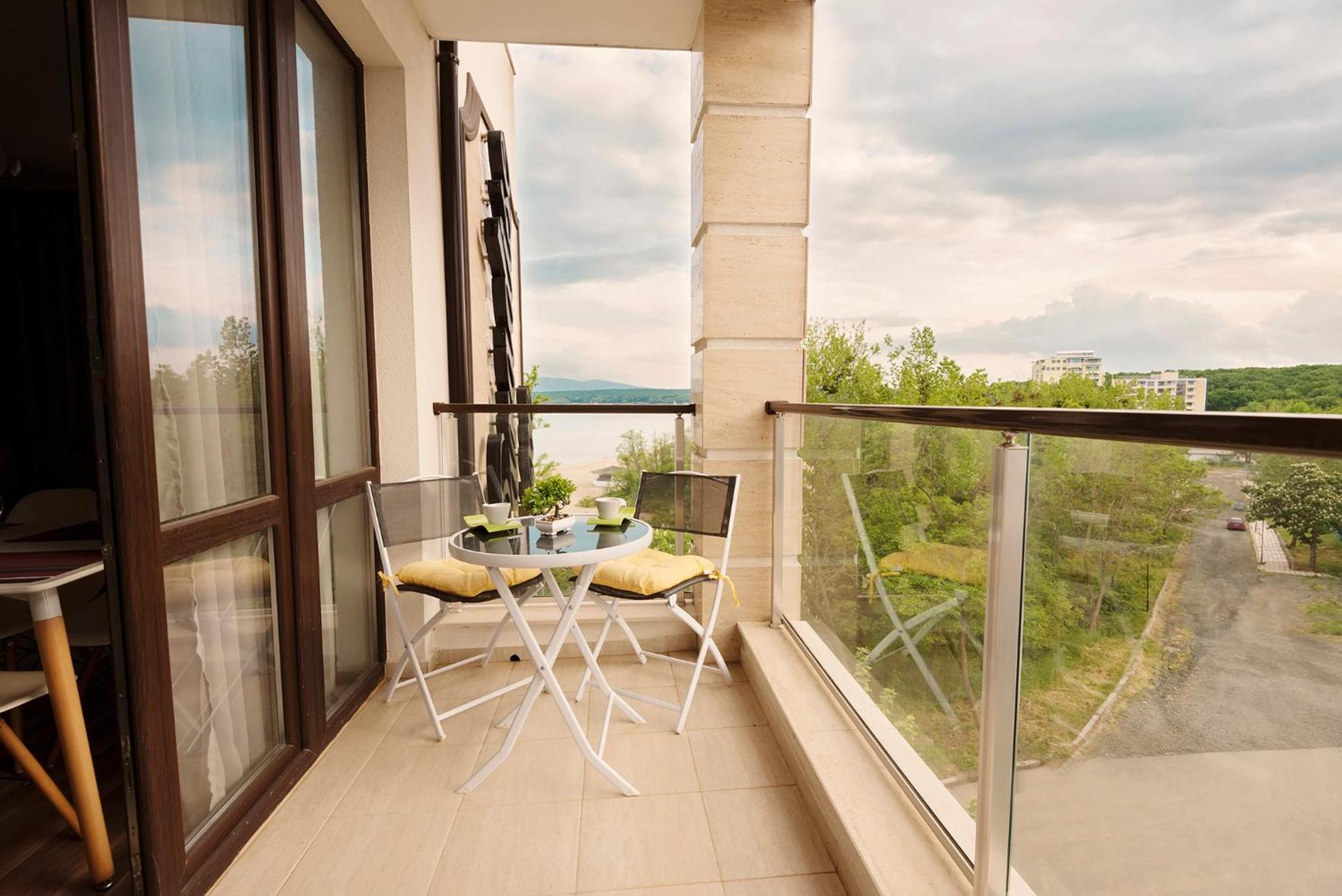 Green Paradise Deluxe Apartments