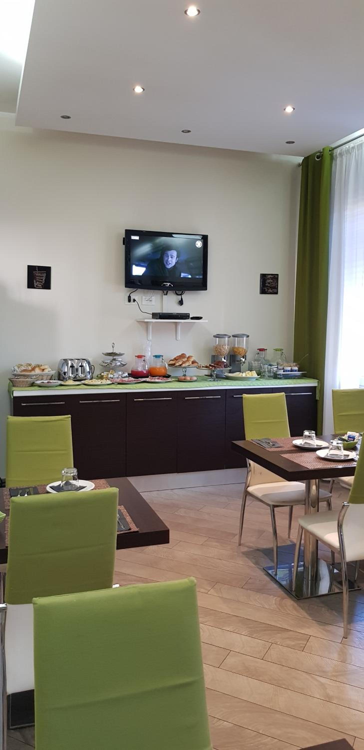 Mia Suites