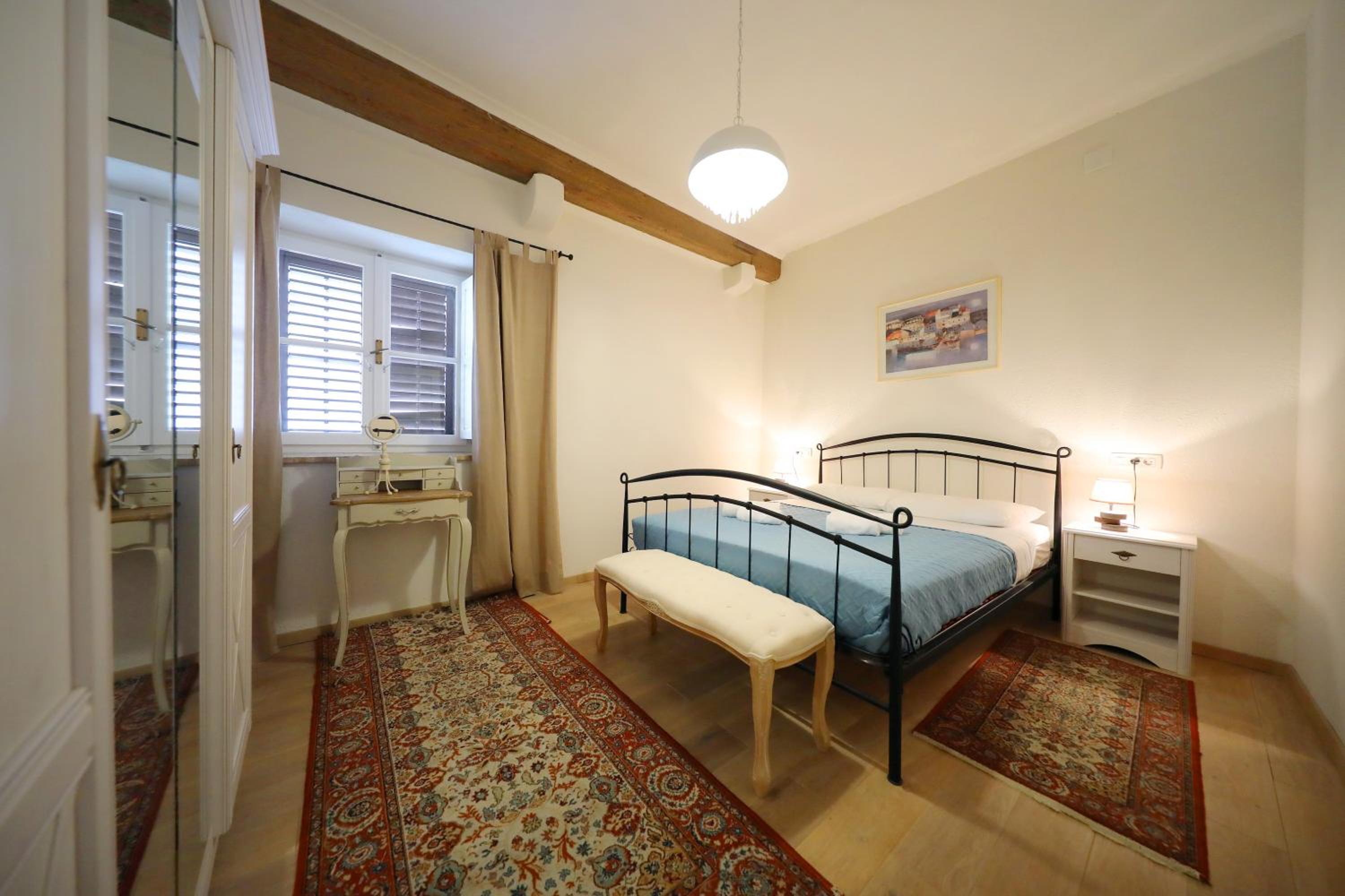 Primrose 1 bed-No Pets-Lily view 3