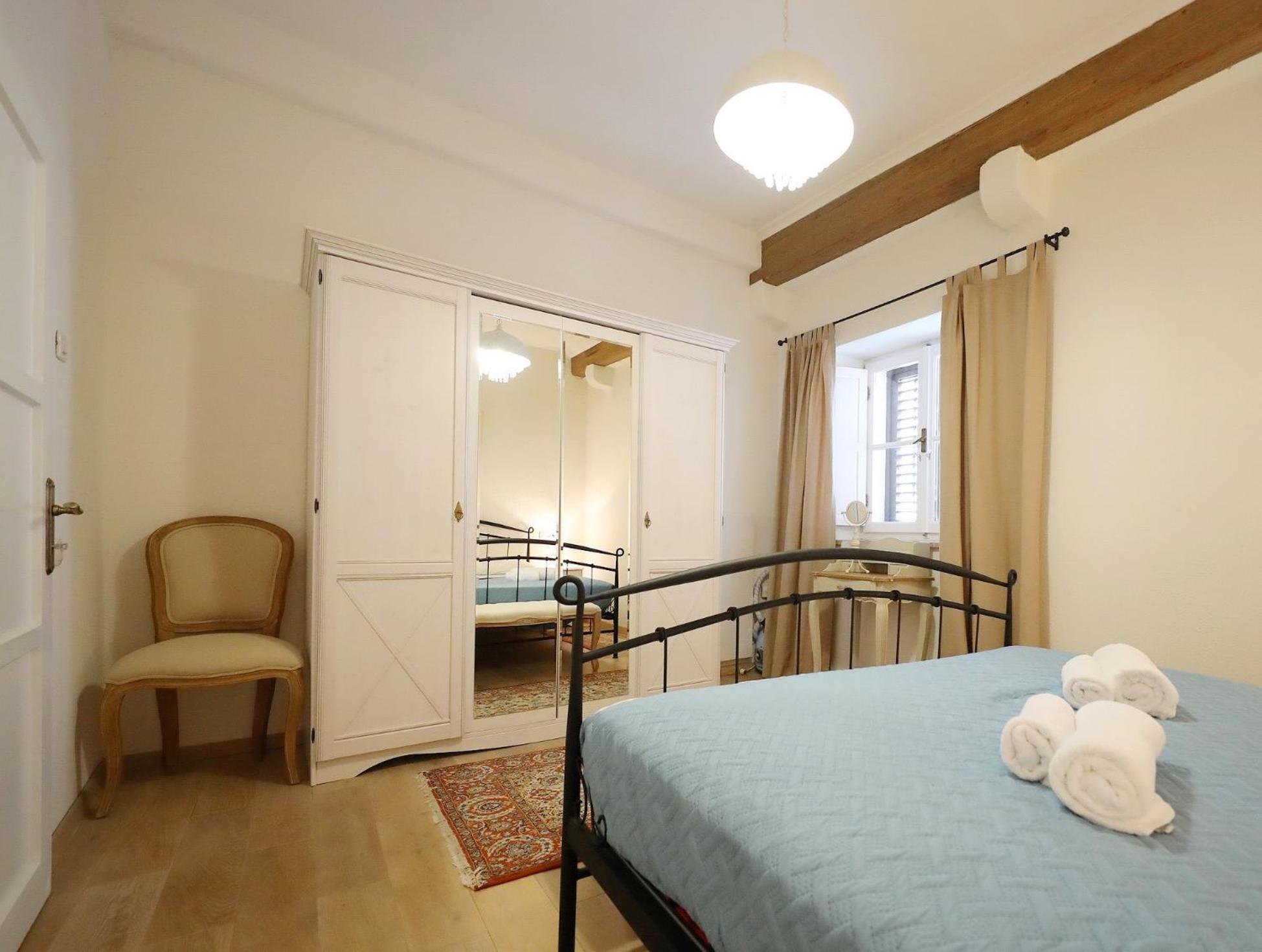 Primrose 1 bed-No Pets-Lily view 4