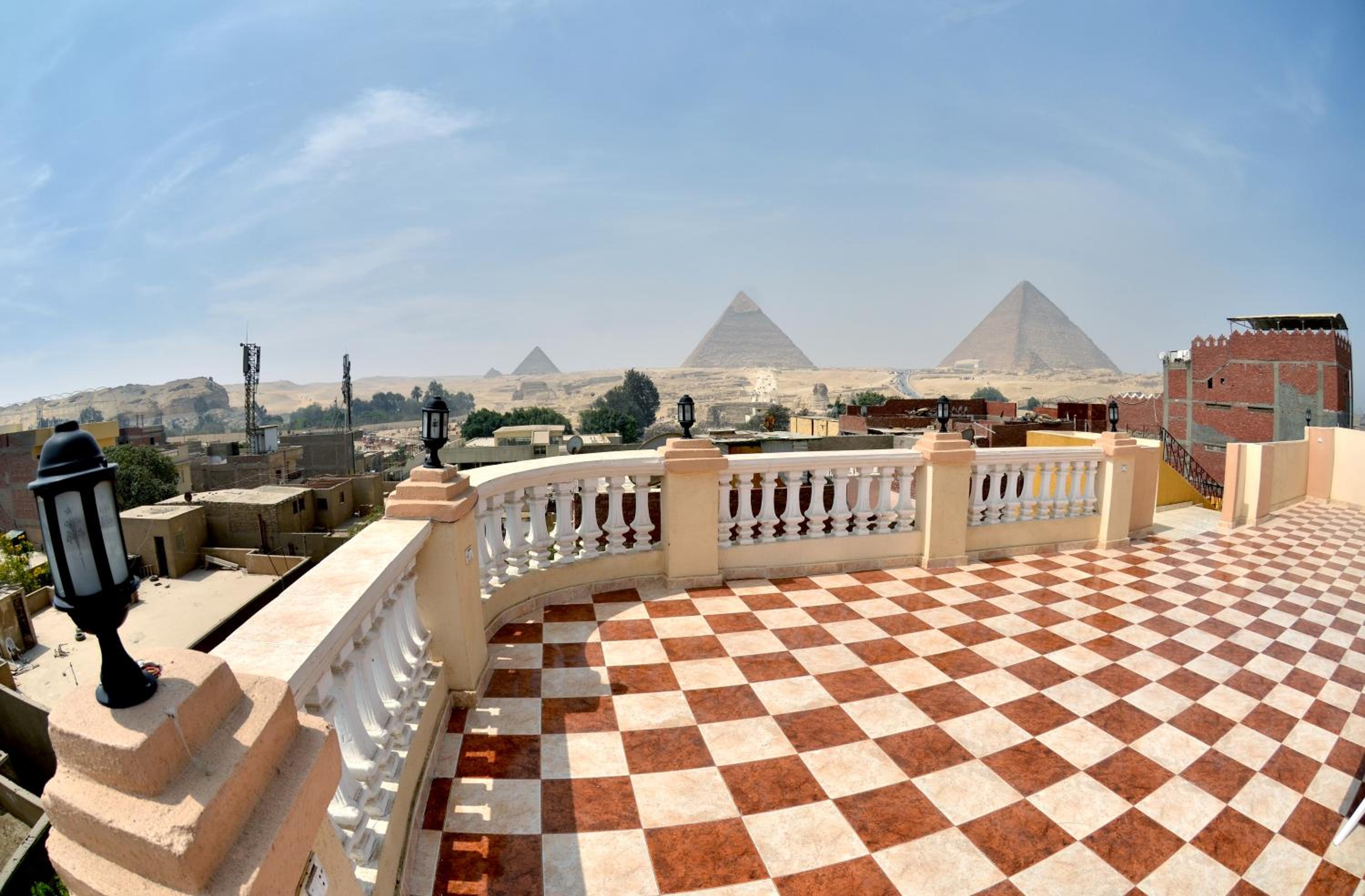 Royal Pyramids Inn