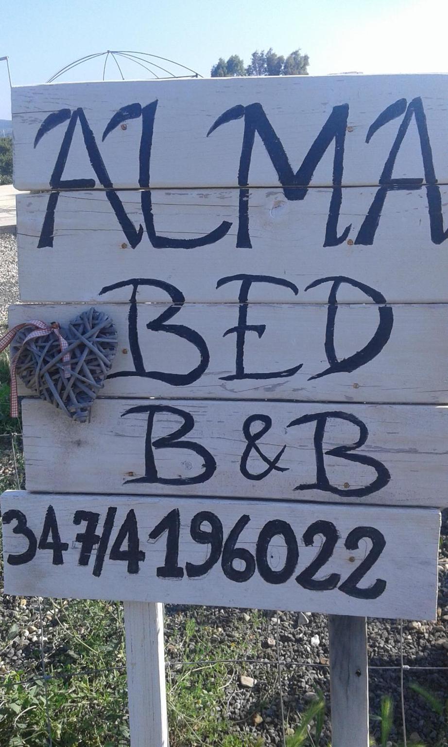 Alma Bed & Breakfast 15 minuti da Bosa e comodo parcheggio