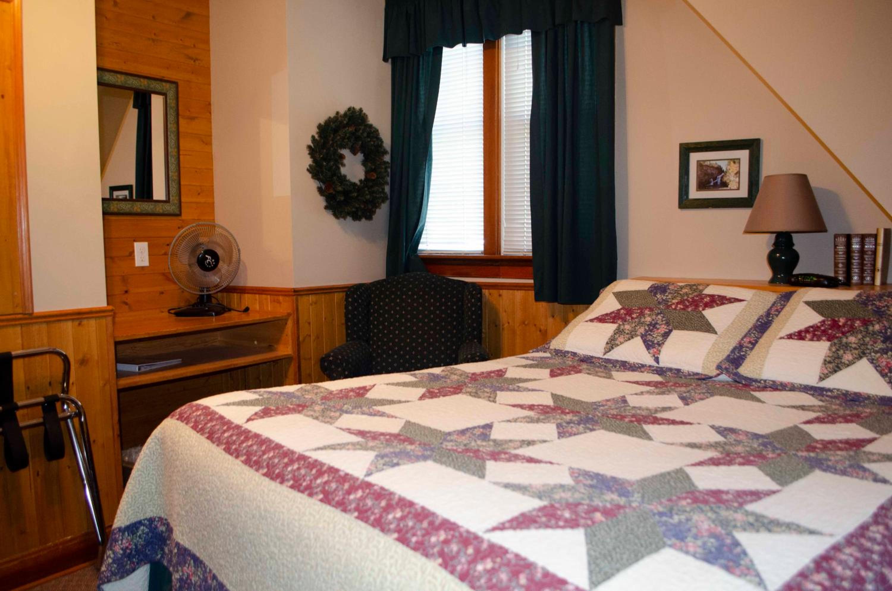 Crandell Mountain Lodge