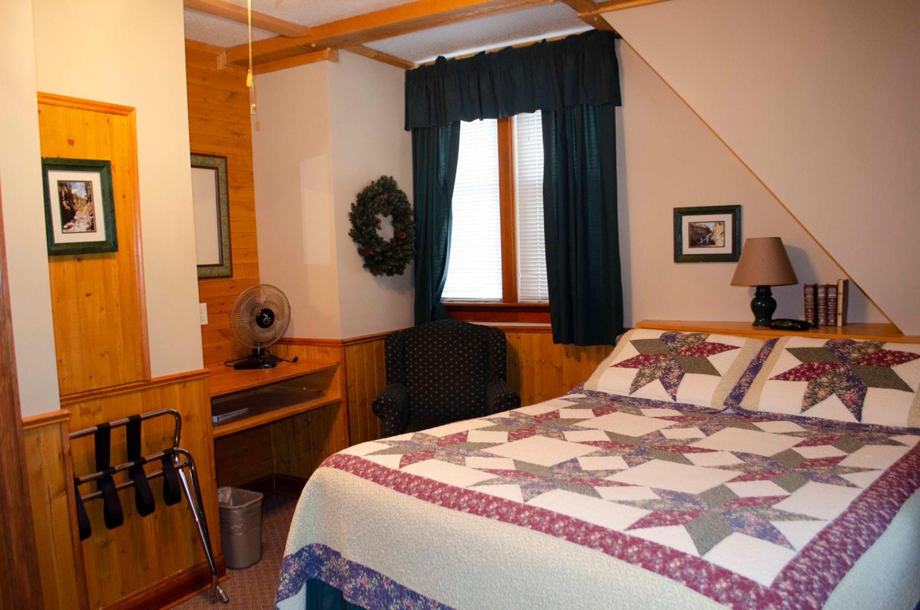 Crandell Mountain Lodge