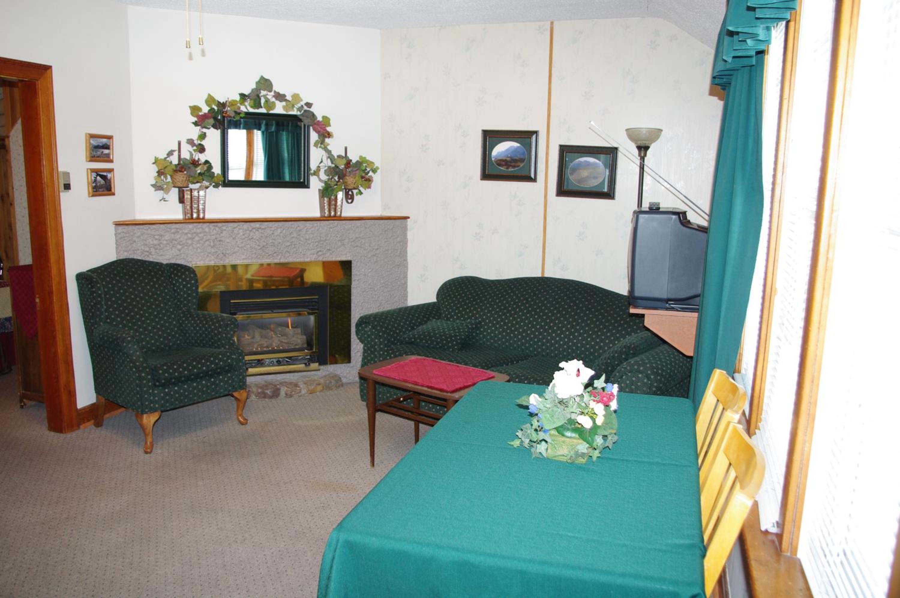 Crandell Mountain Lodge