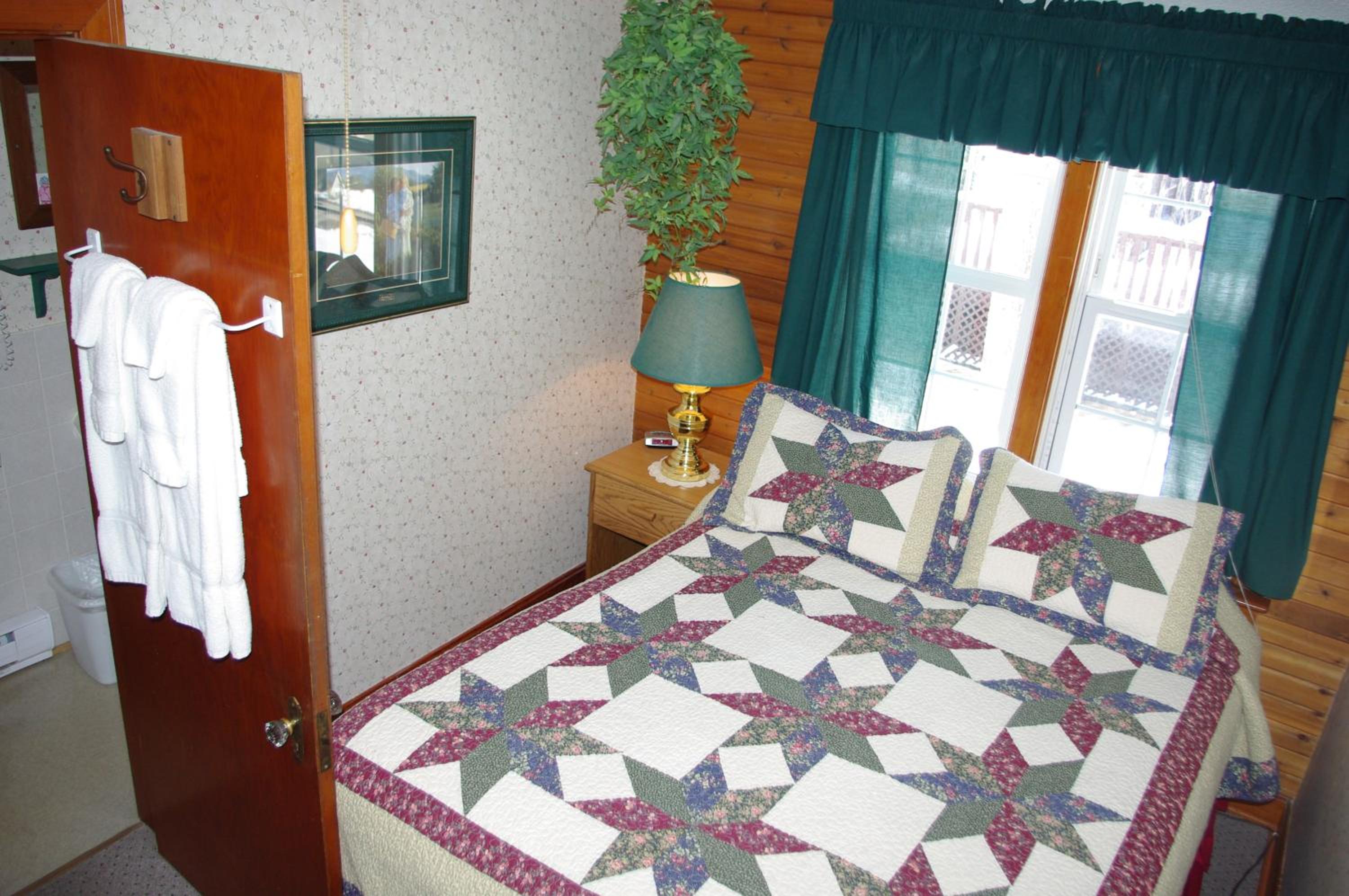Crandell Mountain Lodge