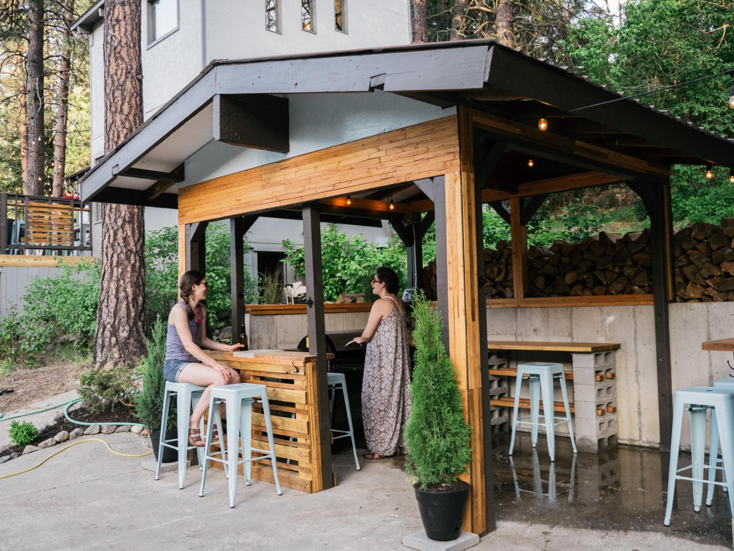 LOGE Leavenworth Riverside