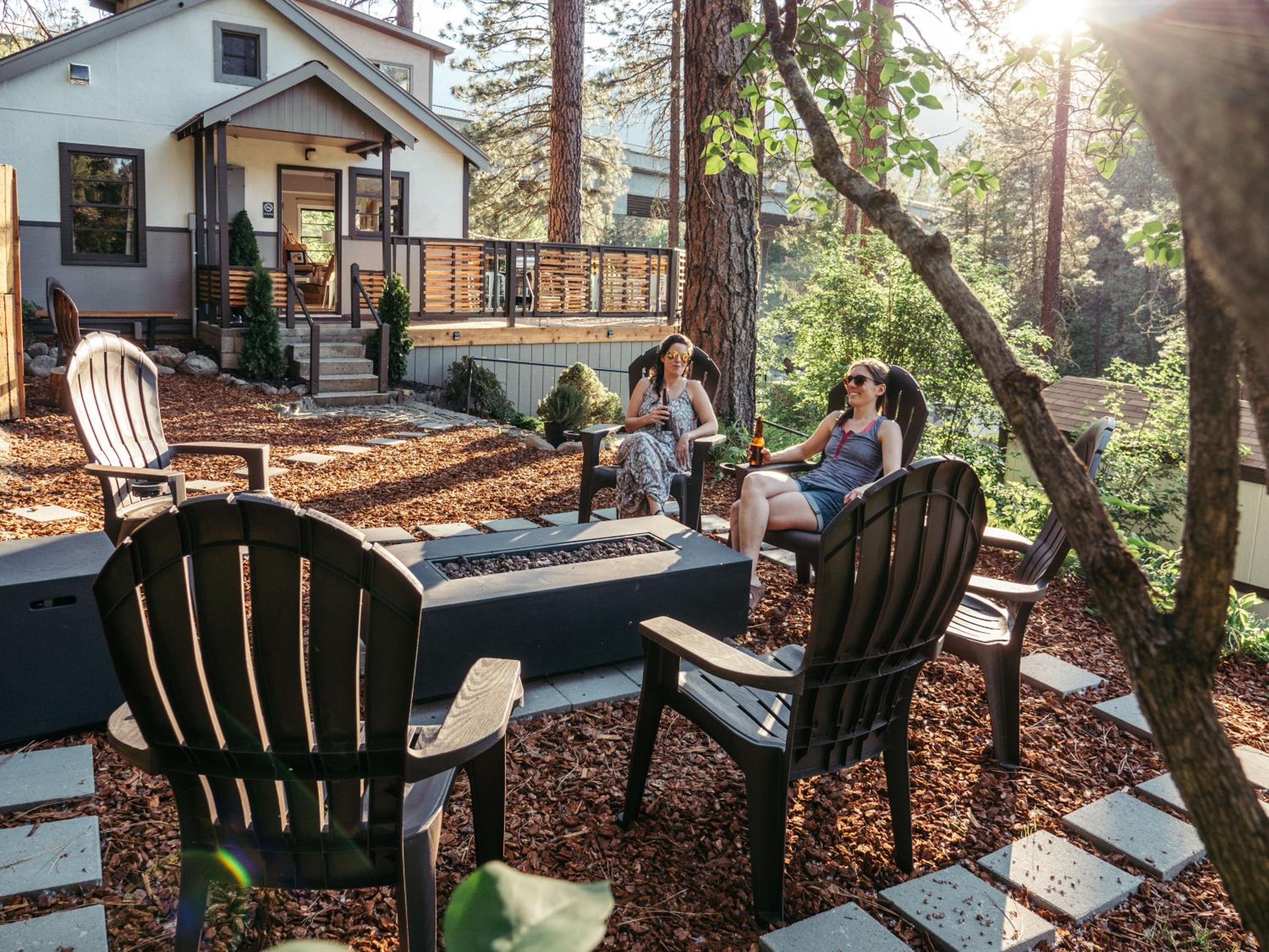 LOGE Leavenworth Riverside