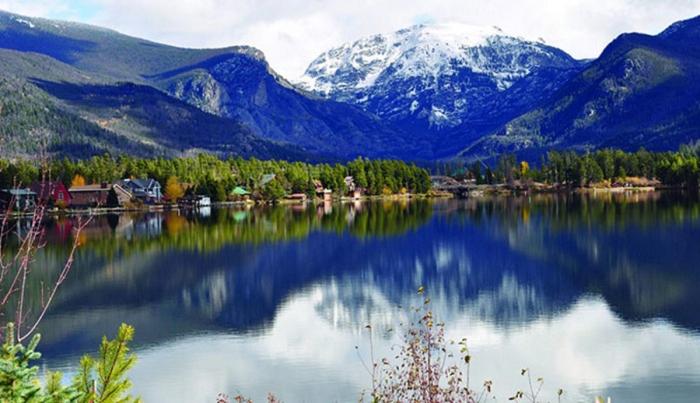 Lone Pine Cabins view 2