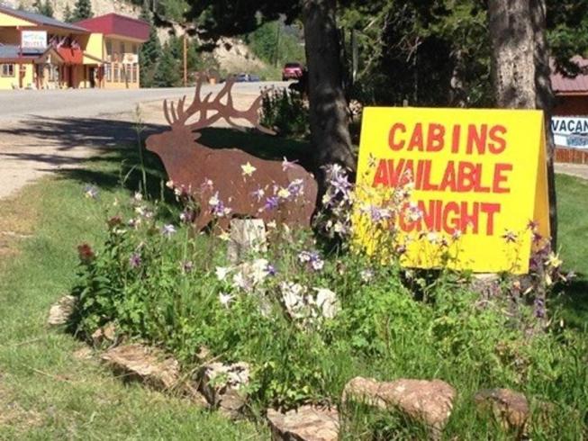 Lone Pine Cabins view 4