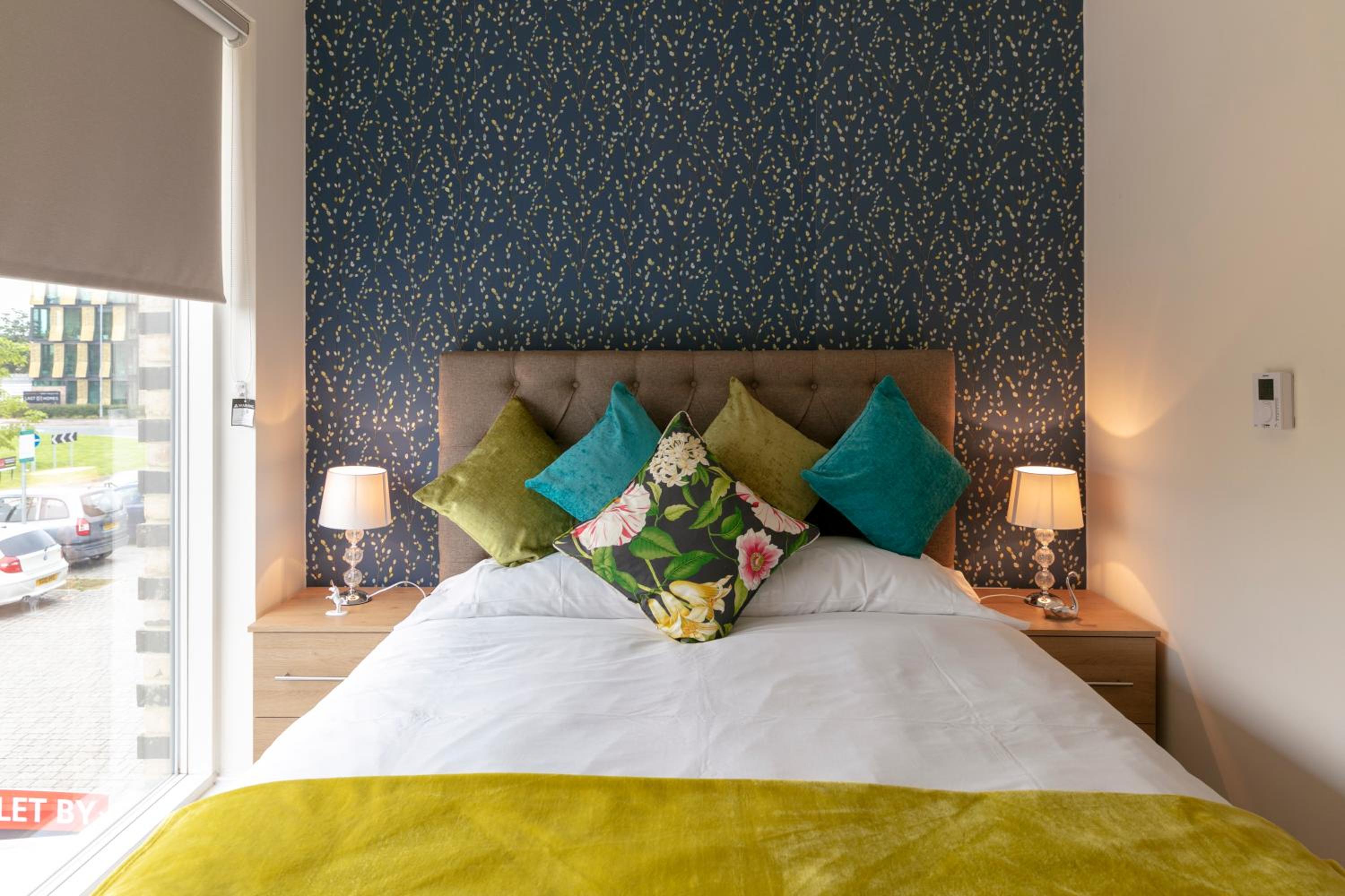 Modern & Exquisite Trumpington Townhouse with Parking & 5 mins to Papworth hospital