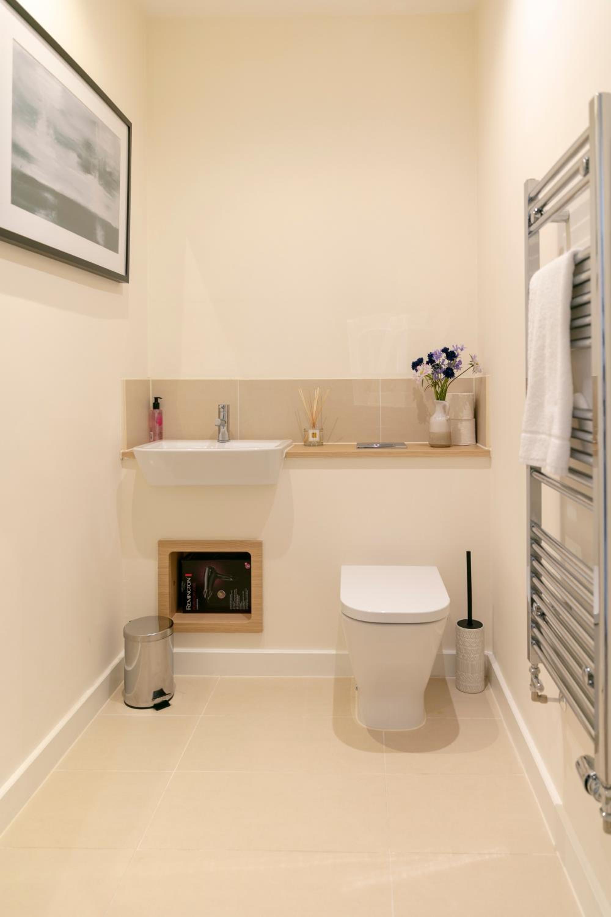 Modern & Exquisite Trumpington Townhouse with Parking & 5 mins to Papworth hospital