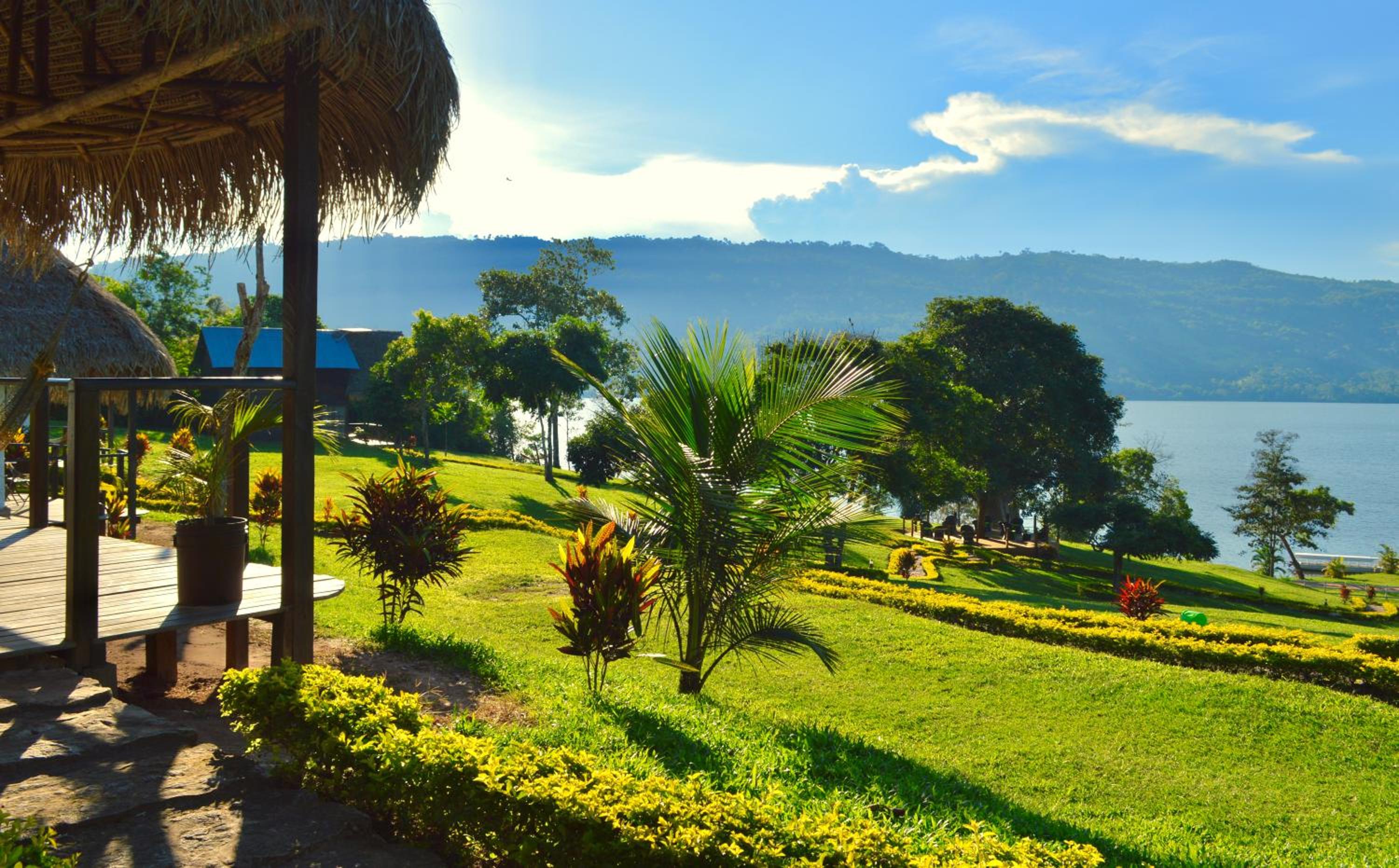 Sauce Lodge - Laguna Azul
