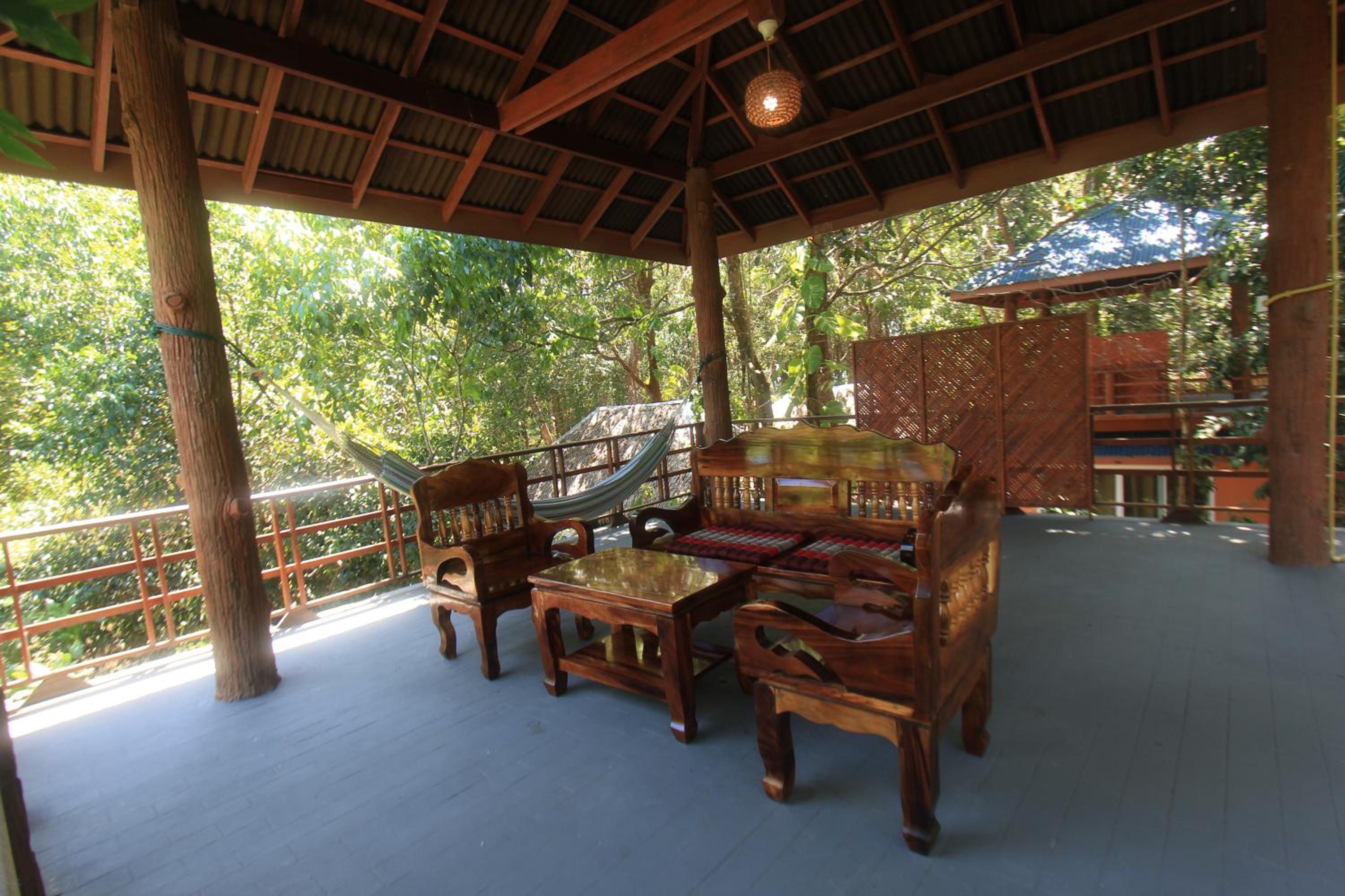JJ Beach Resort & JJ Seafood
