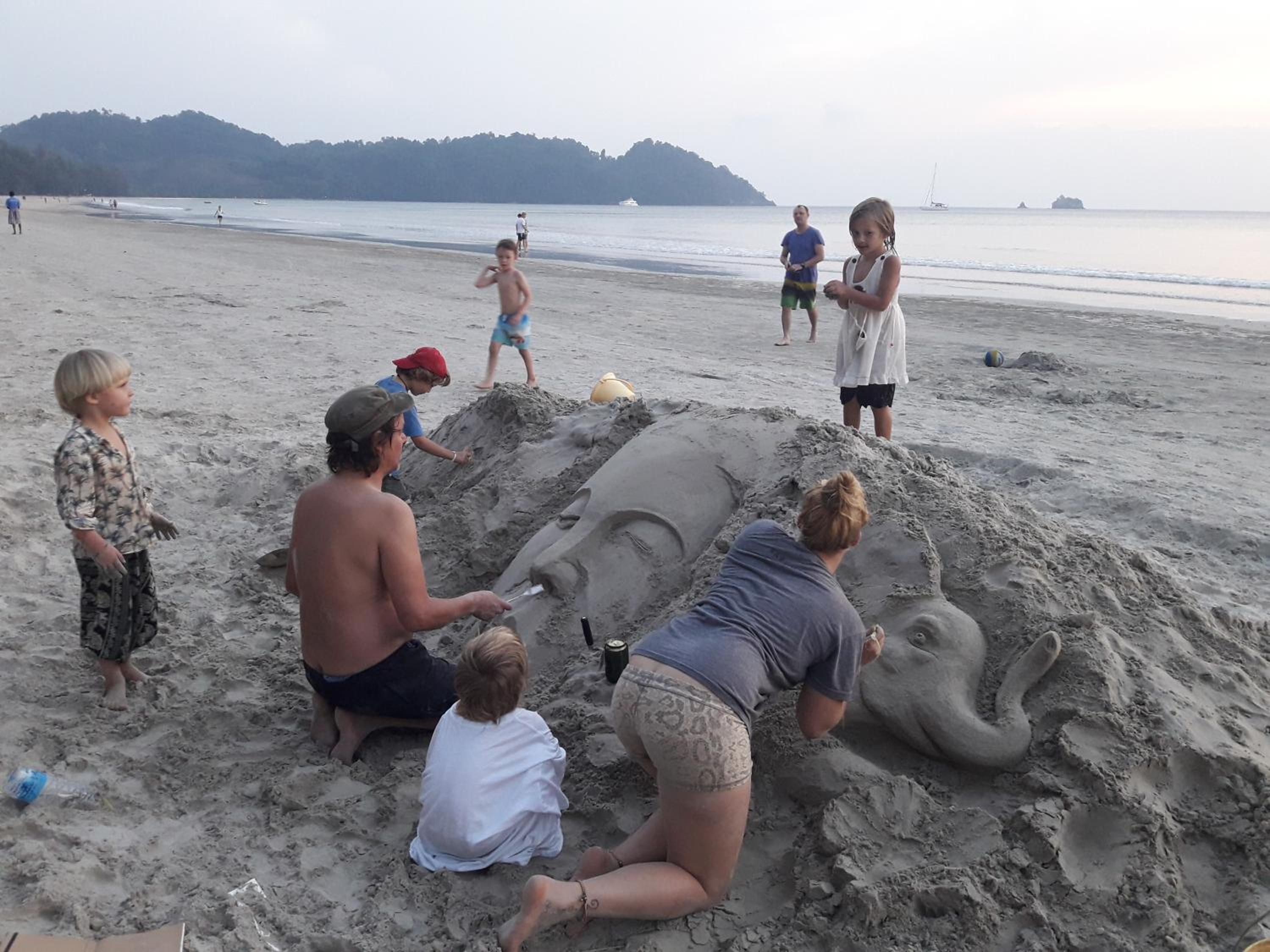 JJ Beach Resort & JJ Seafood
