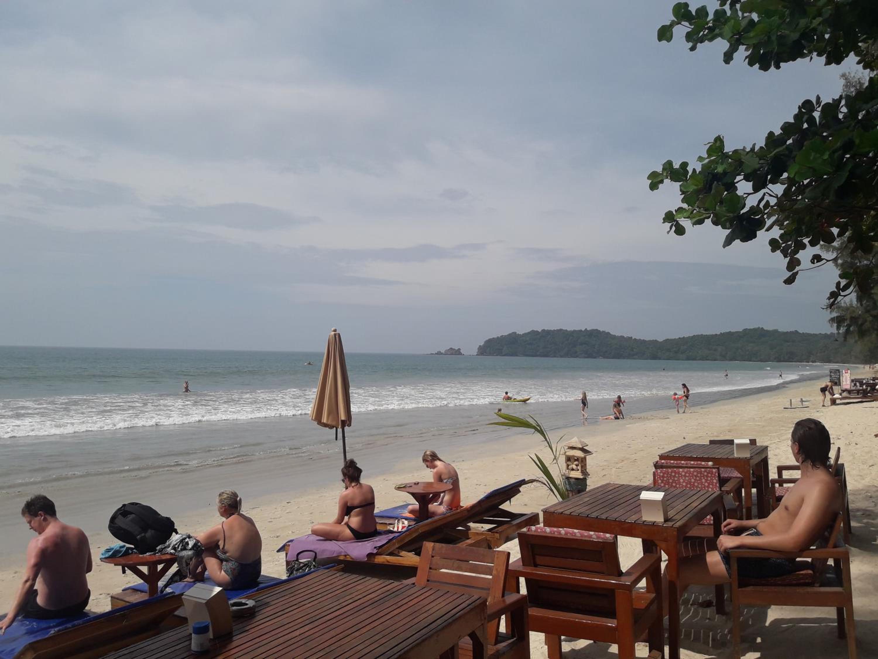 JJ Beach Resort & JJ Seafood