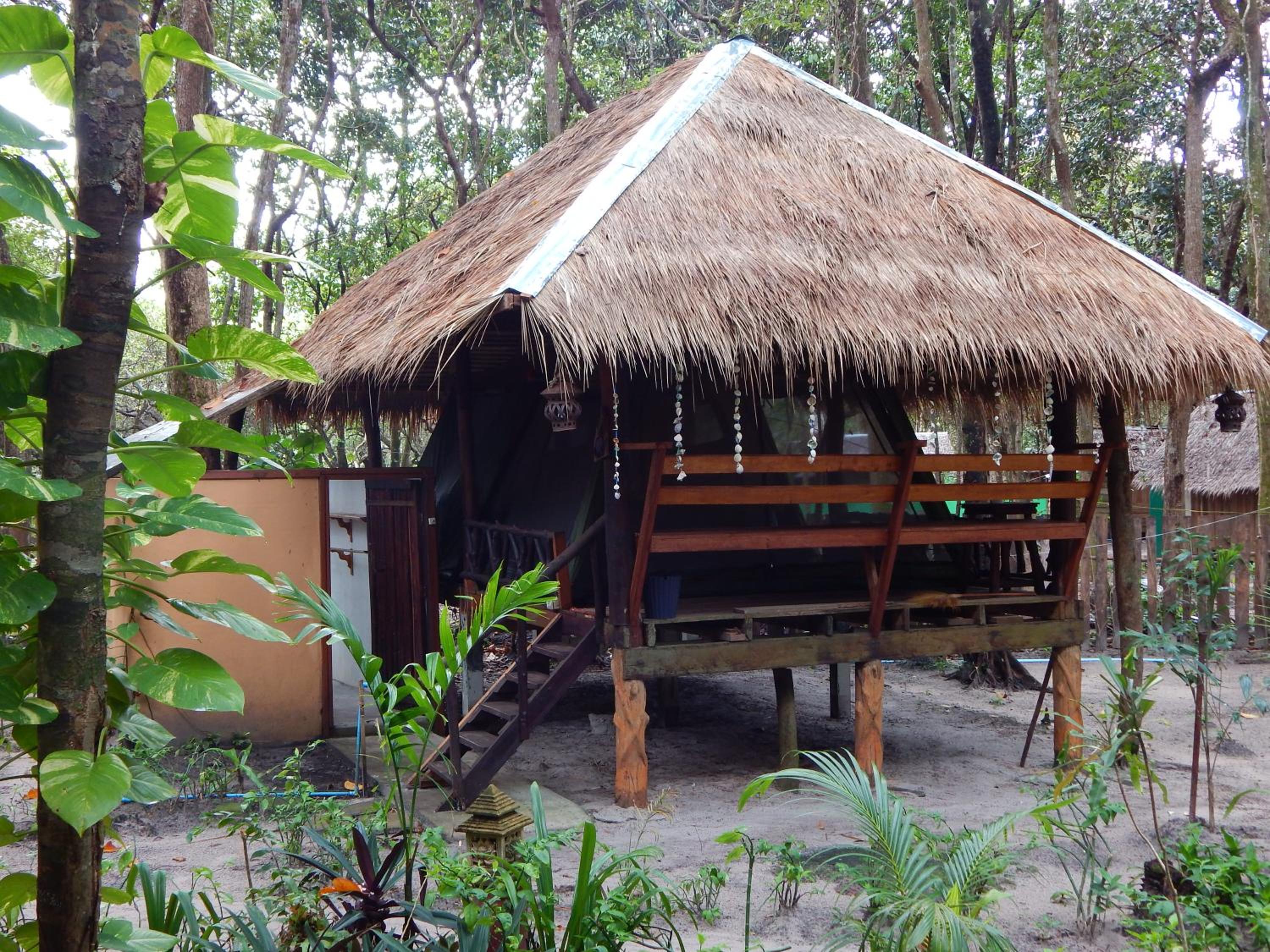 JJ Beach Resort & JJ Seafood