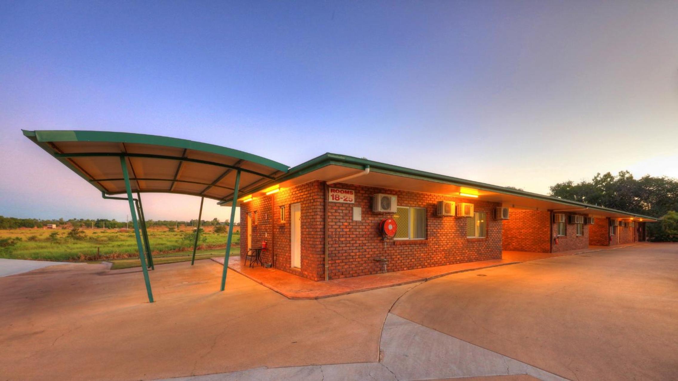 Heritage Lodge Motel