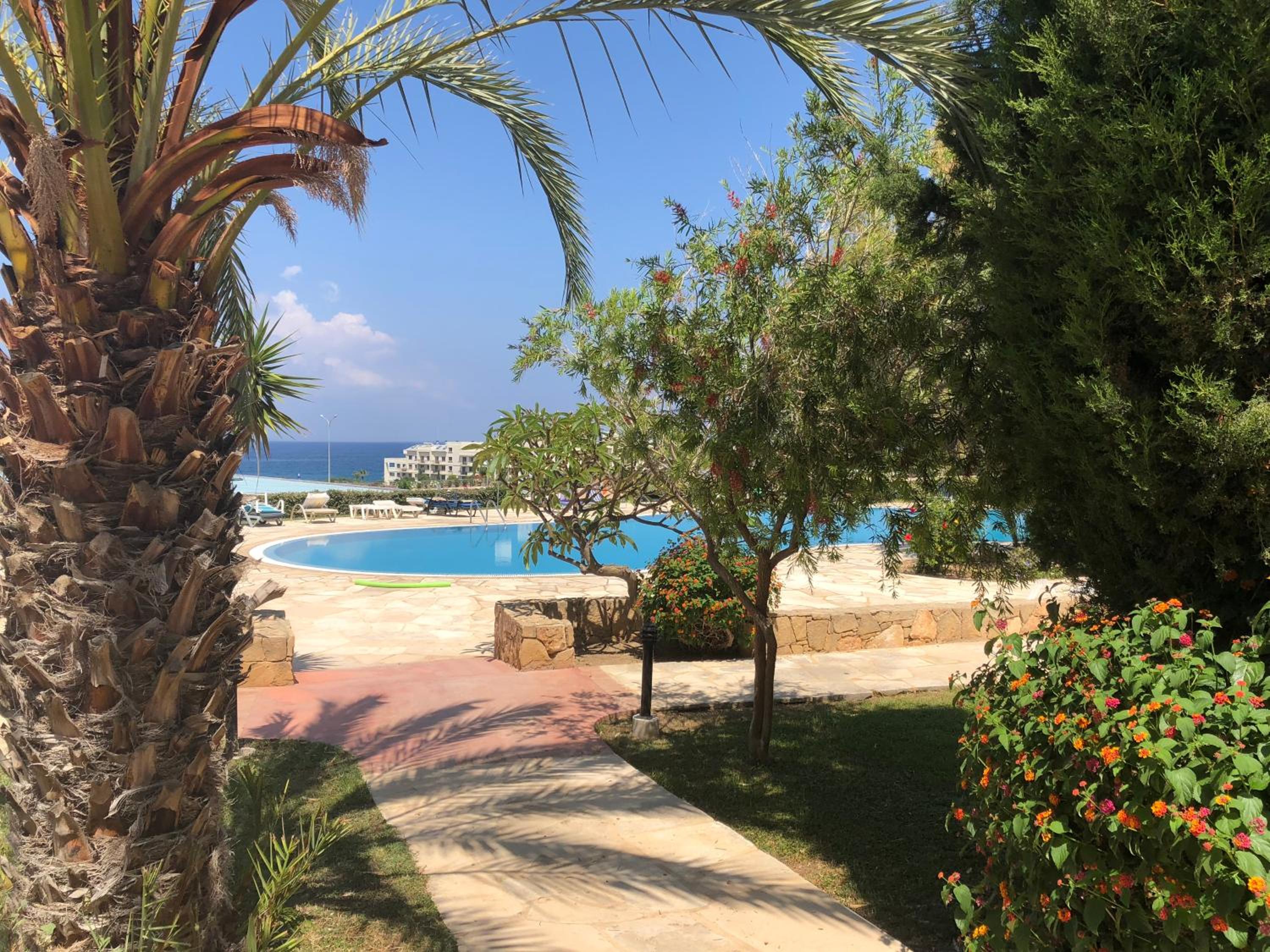 Kings Palace - fabulous pool-side 2 bed apartment