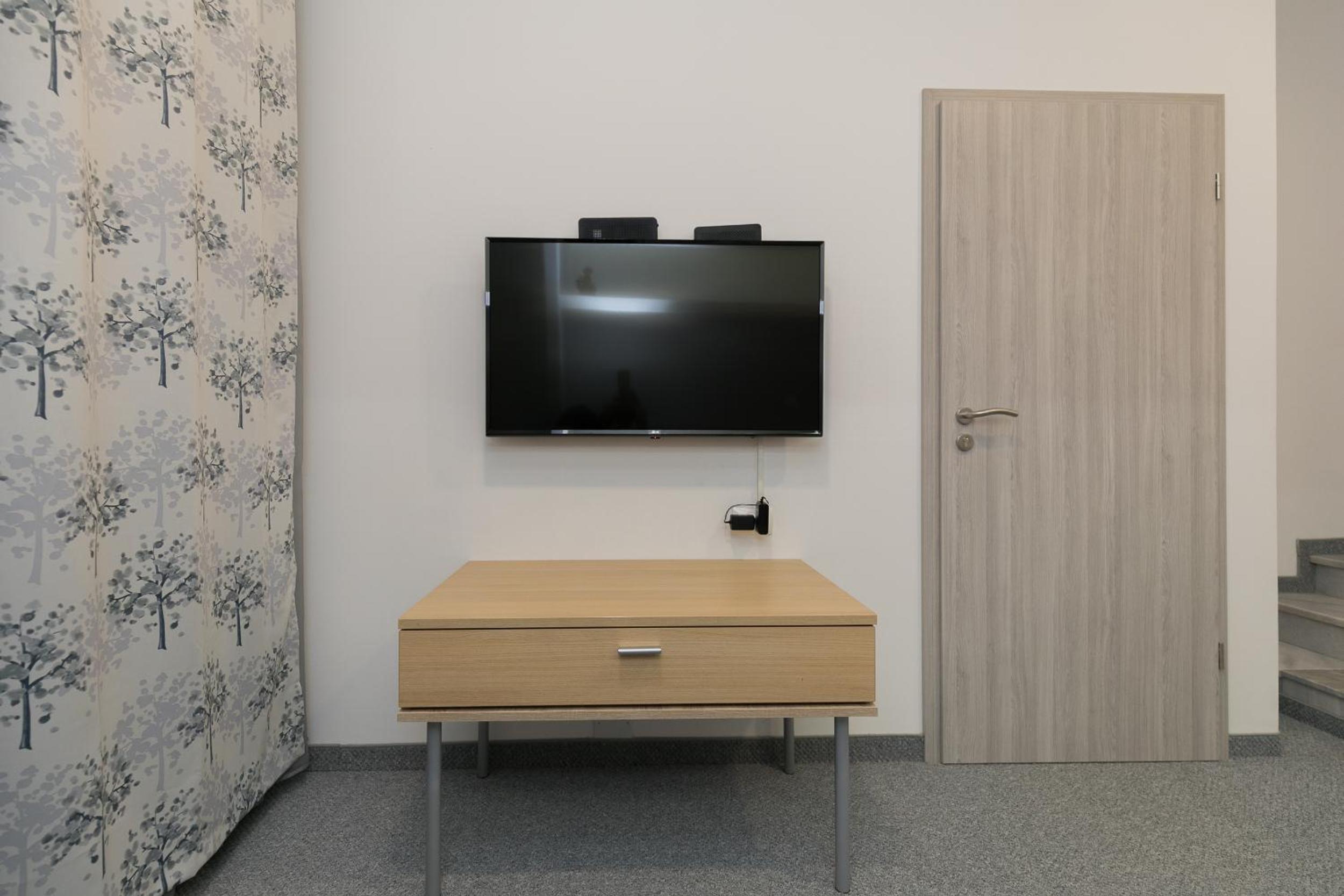 Peninsula room
