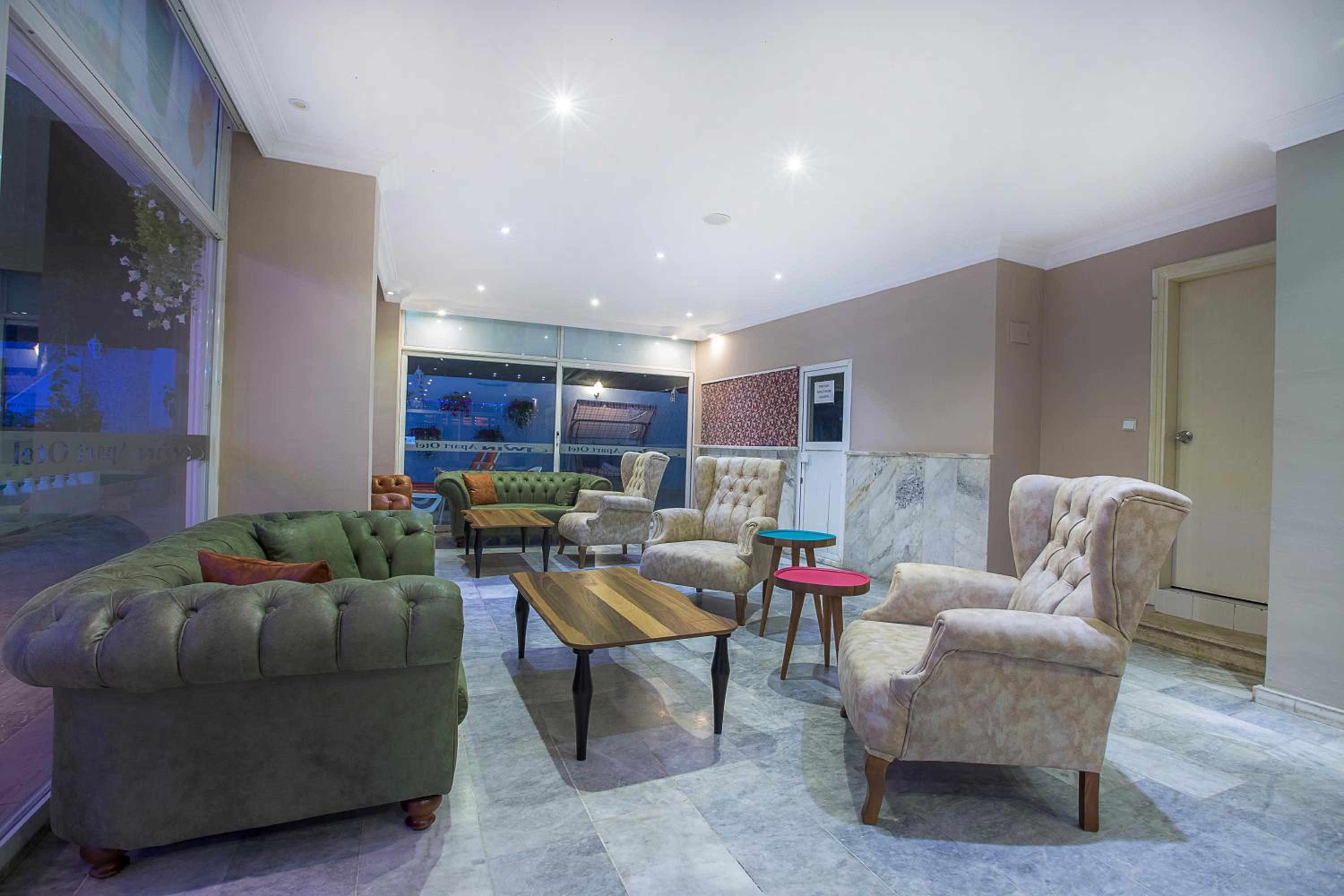 Twin Apart Hotel - Image 57