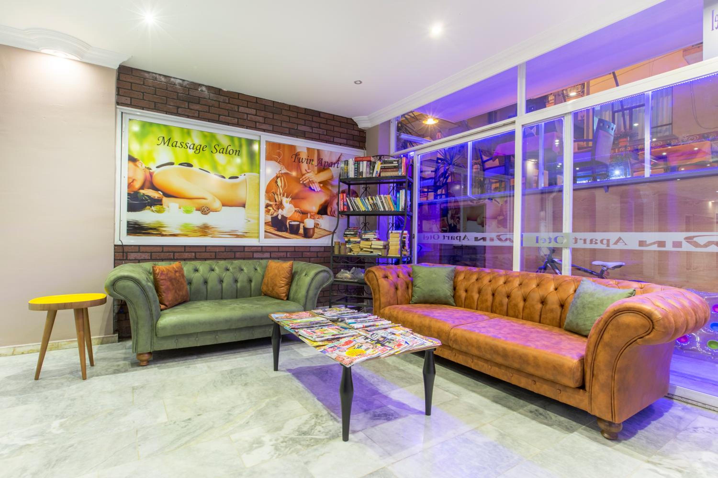 Twin Apart Hotel - Image 86